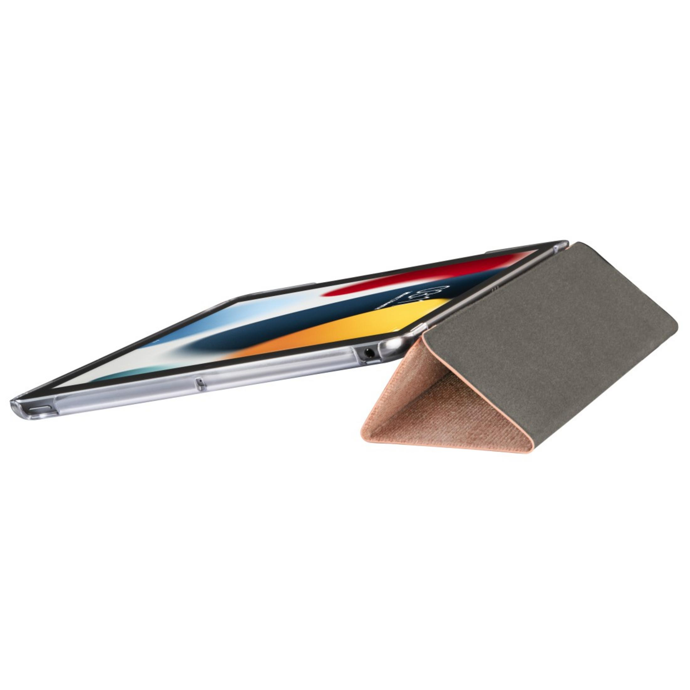 iPad in Hülle, angewinkelt, zeigt Bildschirm. Hülle ist grau und beige.