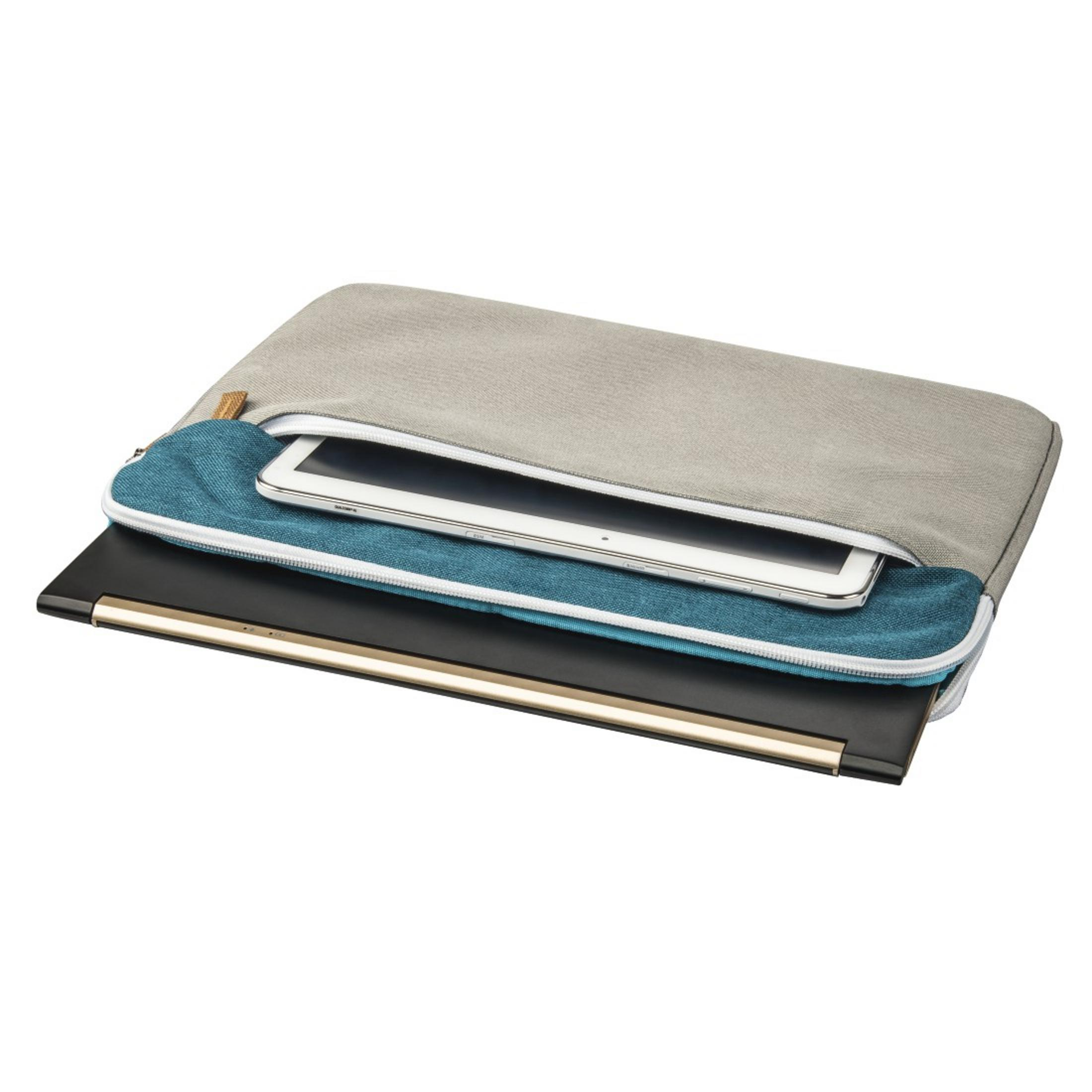 Ein Laptop und ein Tablet in einer grau-blauen Hülle.