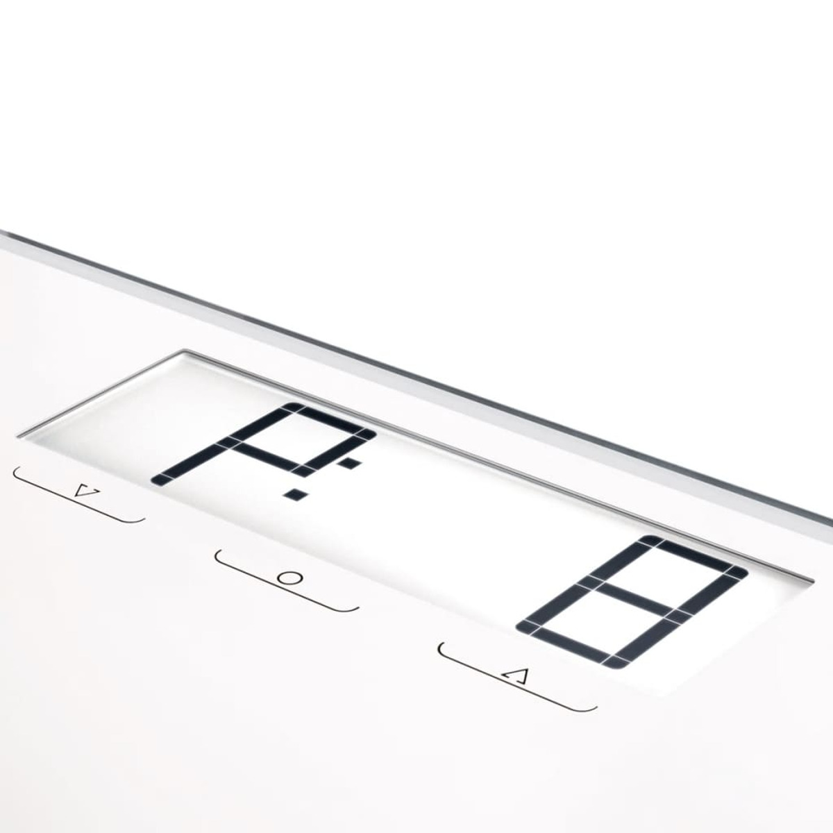 Un display digitale bianco che mostra le lettere P e 8.