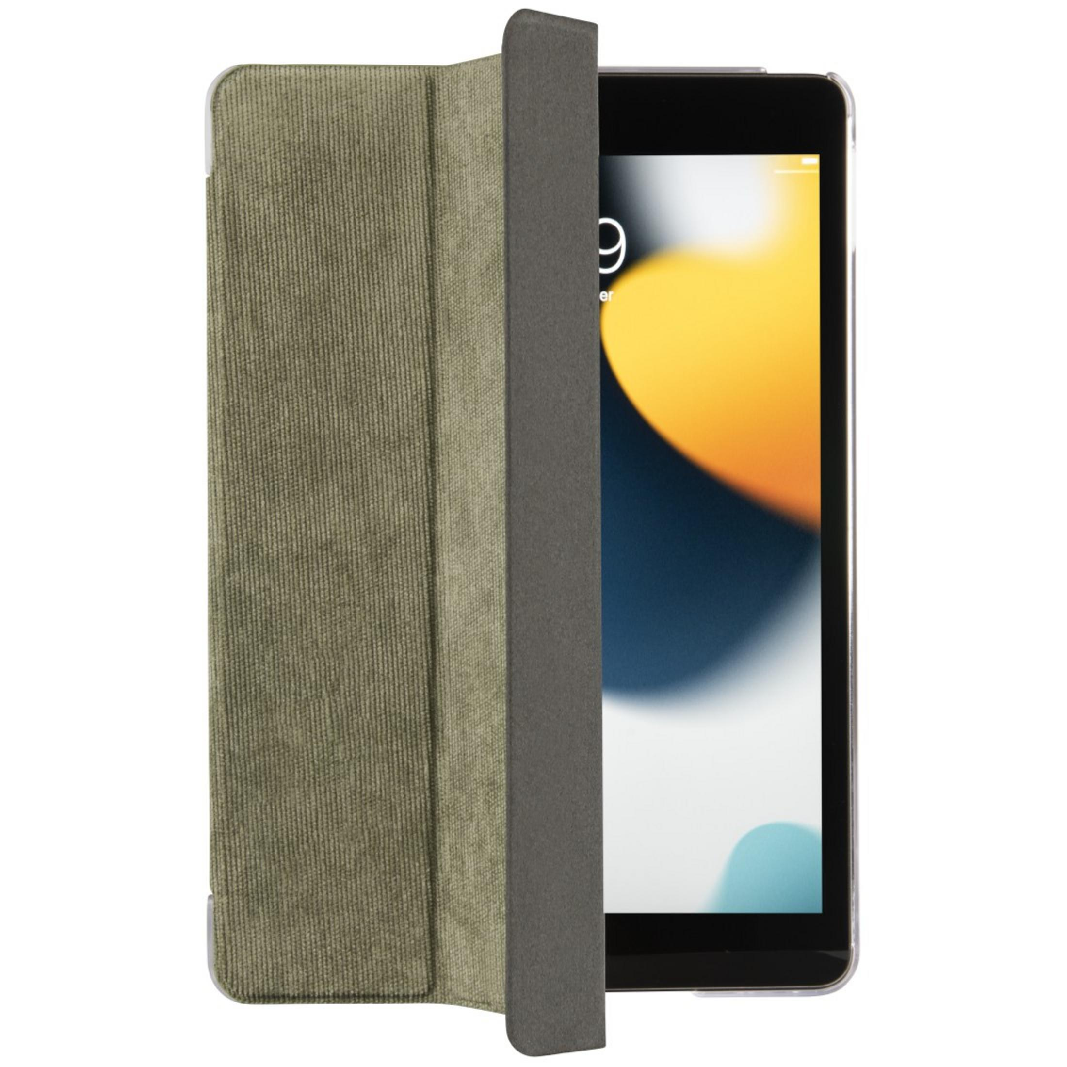 Olivgrüne iPad-Hülle offen, Bildschirm zeigend. Hellgrüner Cord. Weißer Hintergrund.