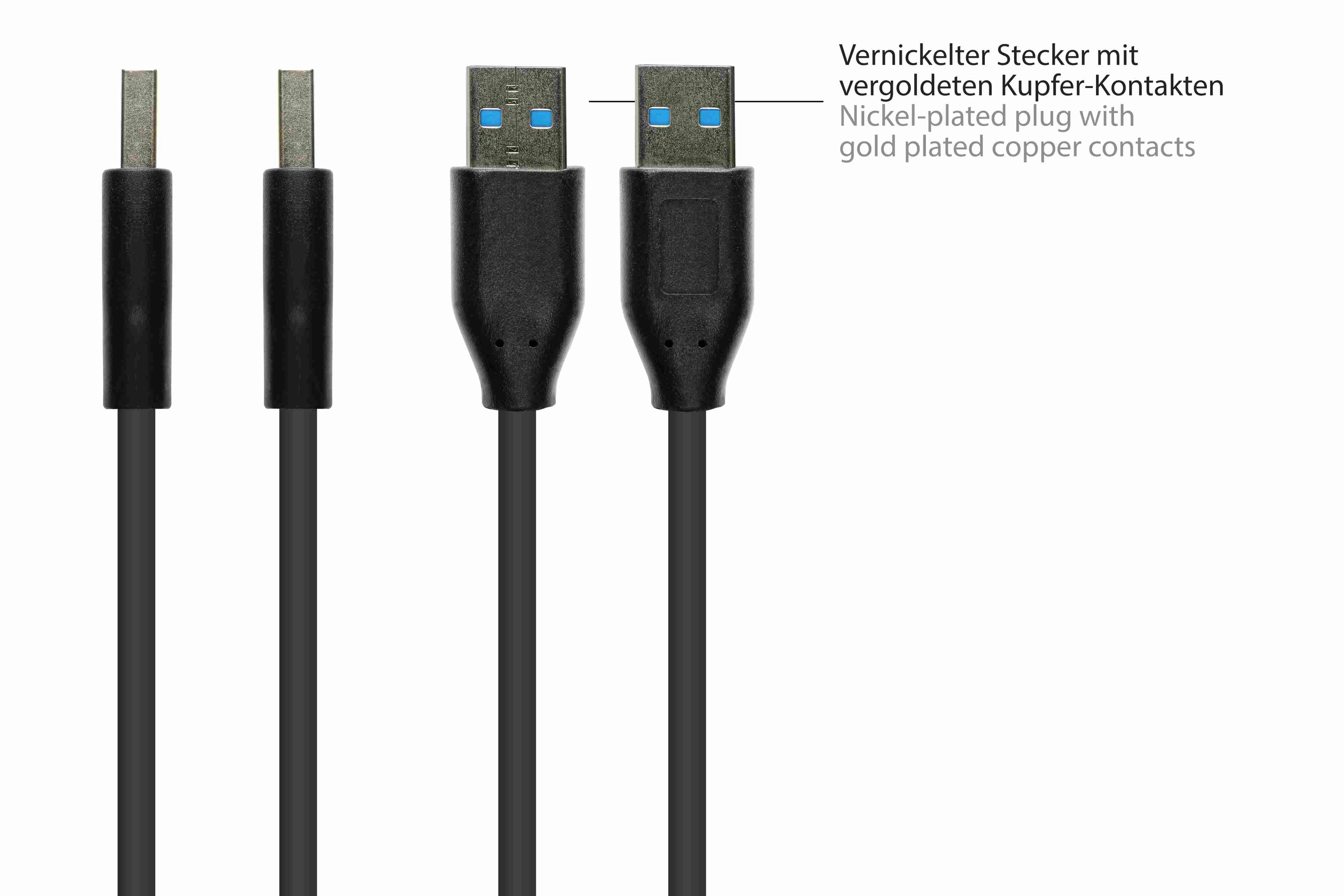 Primo piano di cavi USB con contatti placcati in oro e porta blu.