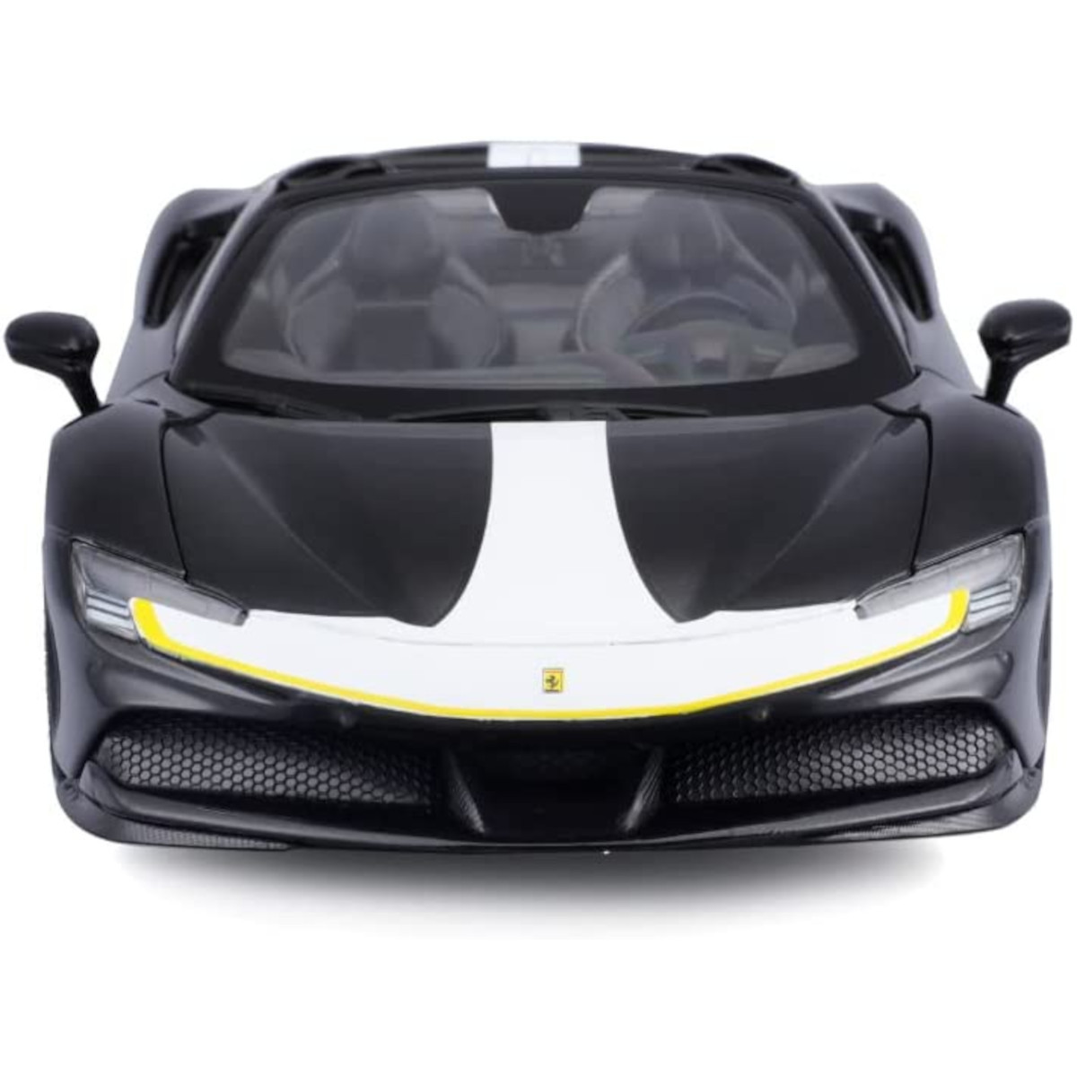 Schwarzes Ferrari-Auto, weißer Streifen in der Mitte. Von vorne gesehen.