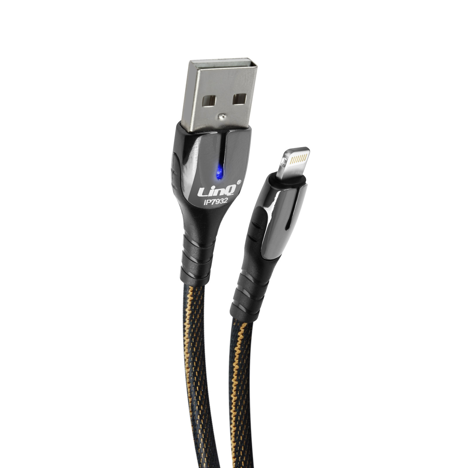 Ein schwarzes und goldenes USB-zu-Lightning-Kabel vor weißem Hintergrund.