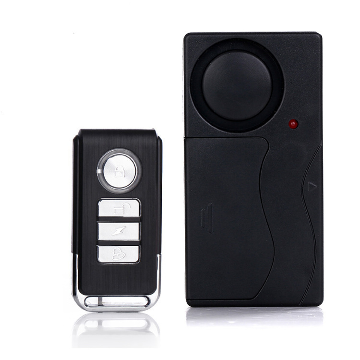 Een zwart alarmsysteem met afstandsbediening. De afstandsbediening heeft knoppen, alarm rood licht.