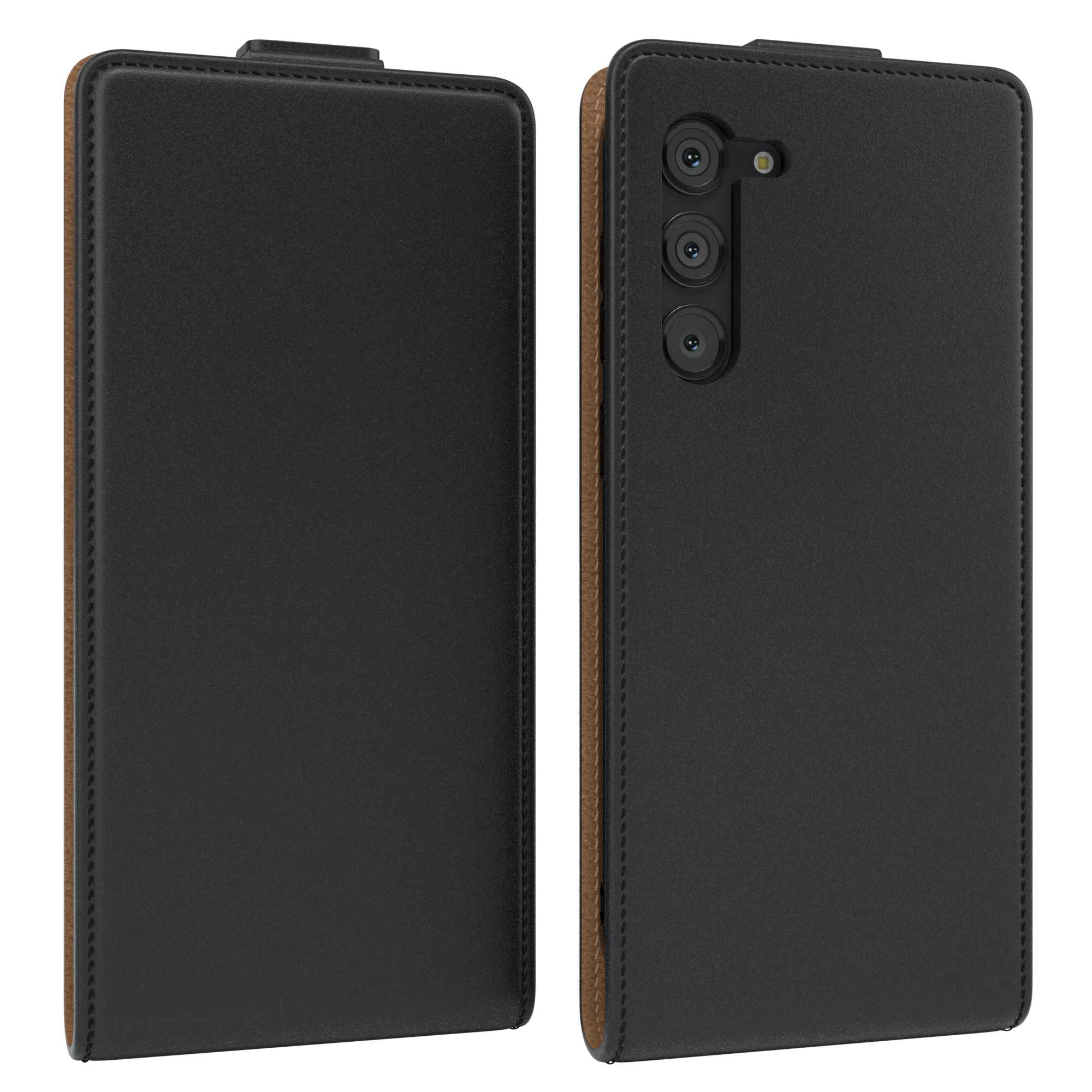 Eine schwarze Handyhülle, geschlossen und offen. Die offene Hülle zeigt das Telefon mit drei Kameras.