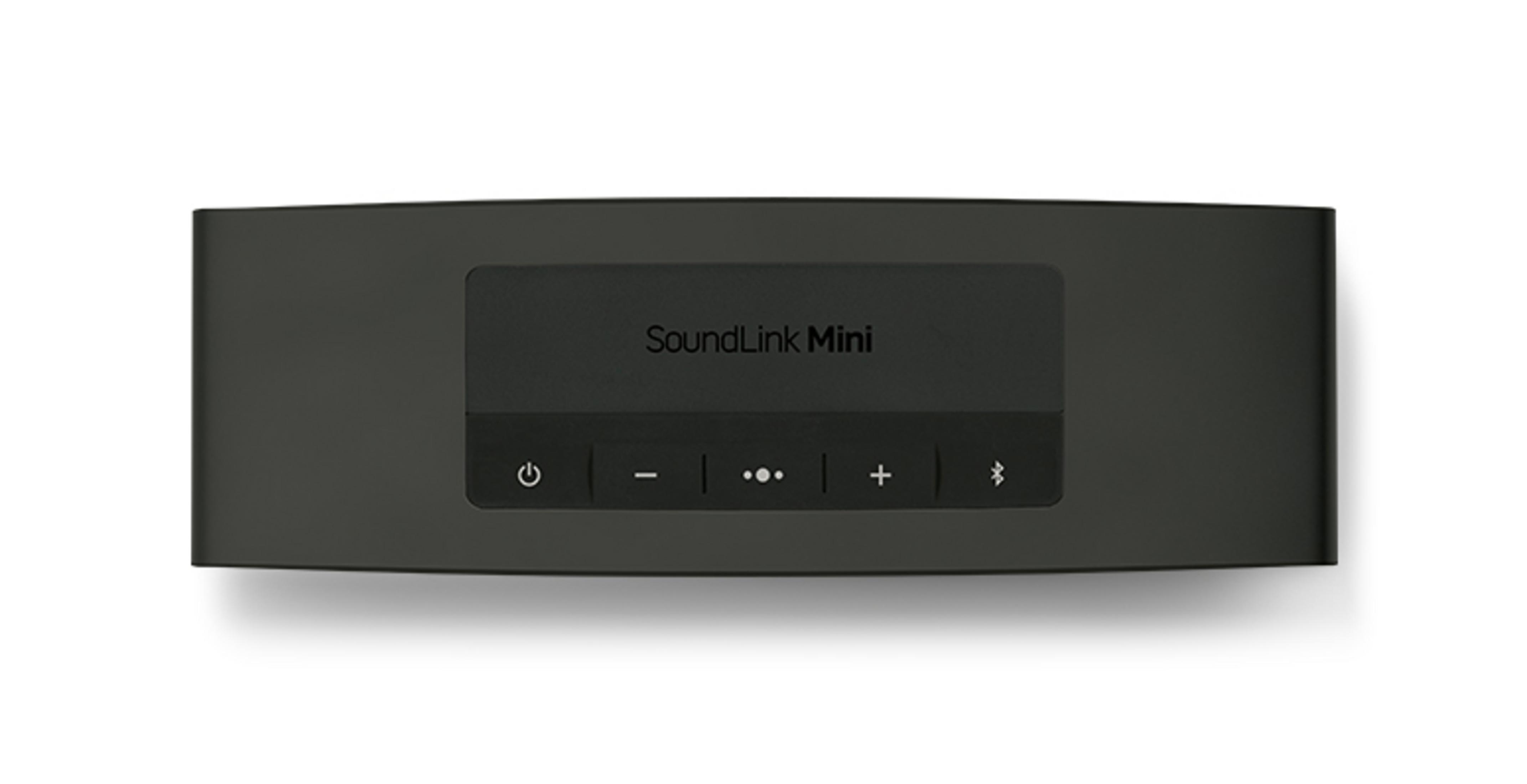 Schwarzer SoundLink Mini-Lautsprecher mit Bedienelementen oben. Es ist auf weißem Hintergrund.