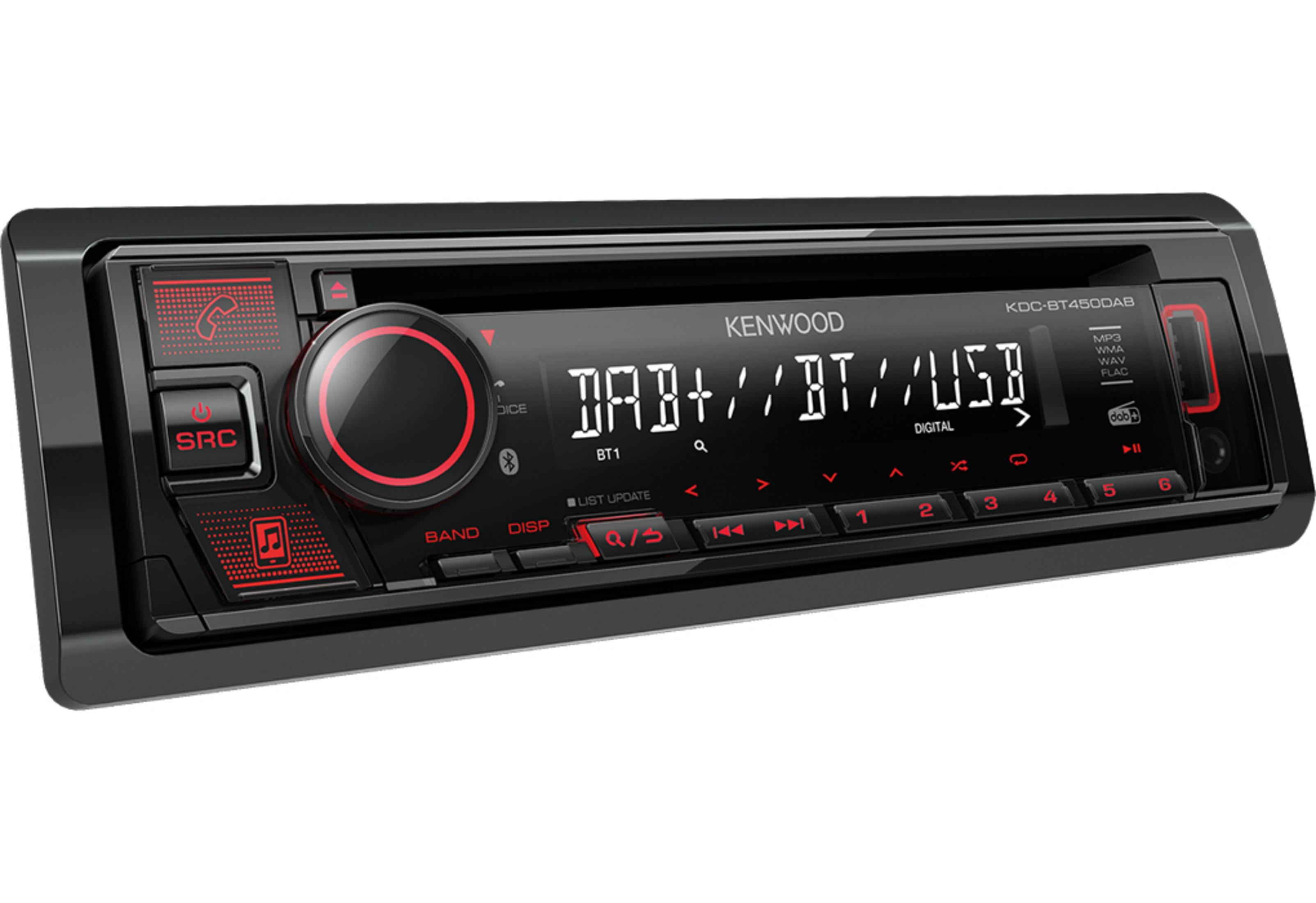 Ein schwarzes Kenwood Autoradio mit roten Knöpfen, das die Anzeige auf weißem Hintergrund zeigt.