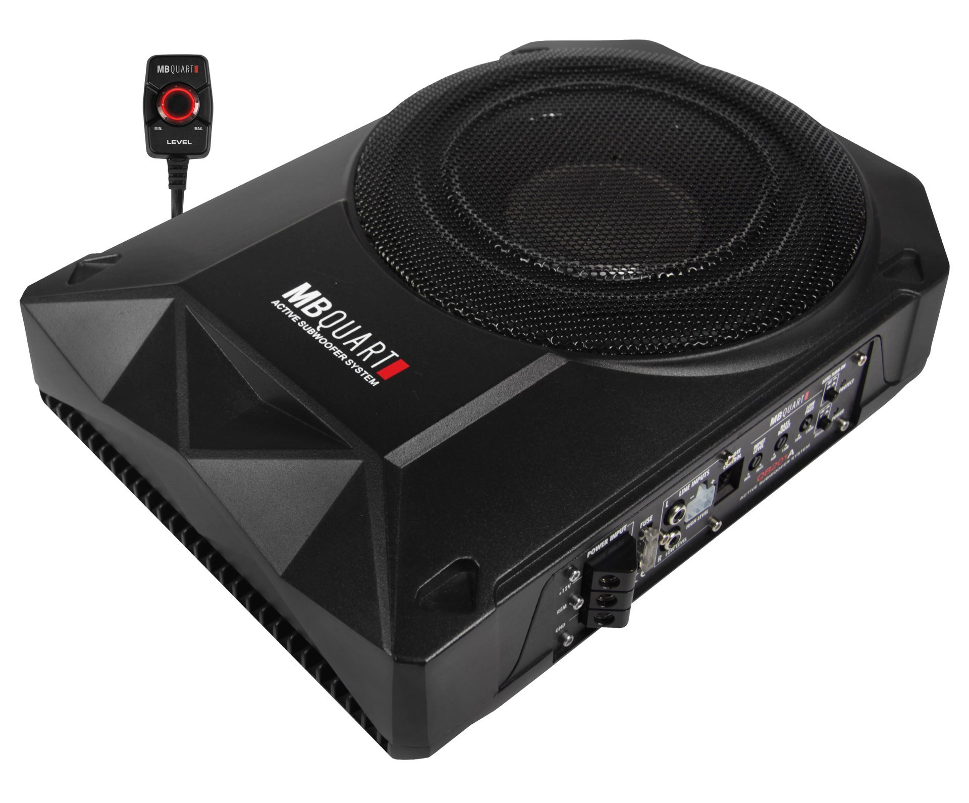 Schwarzer MBQuart-Subwoofer mit Steuerung und rotem Text 'MBQUART ACTIVE SUBWOOFER SYSTEM'.