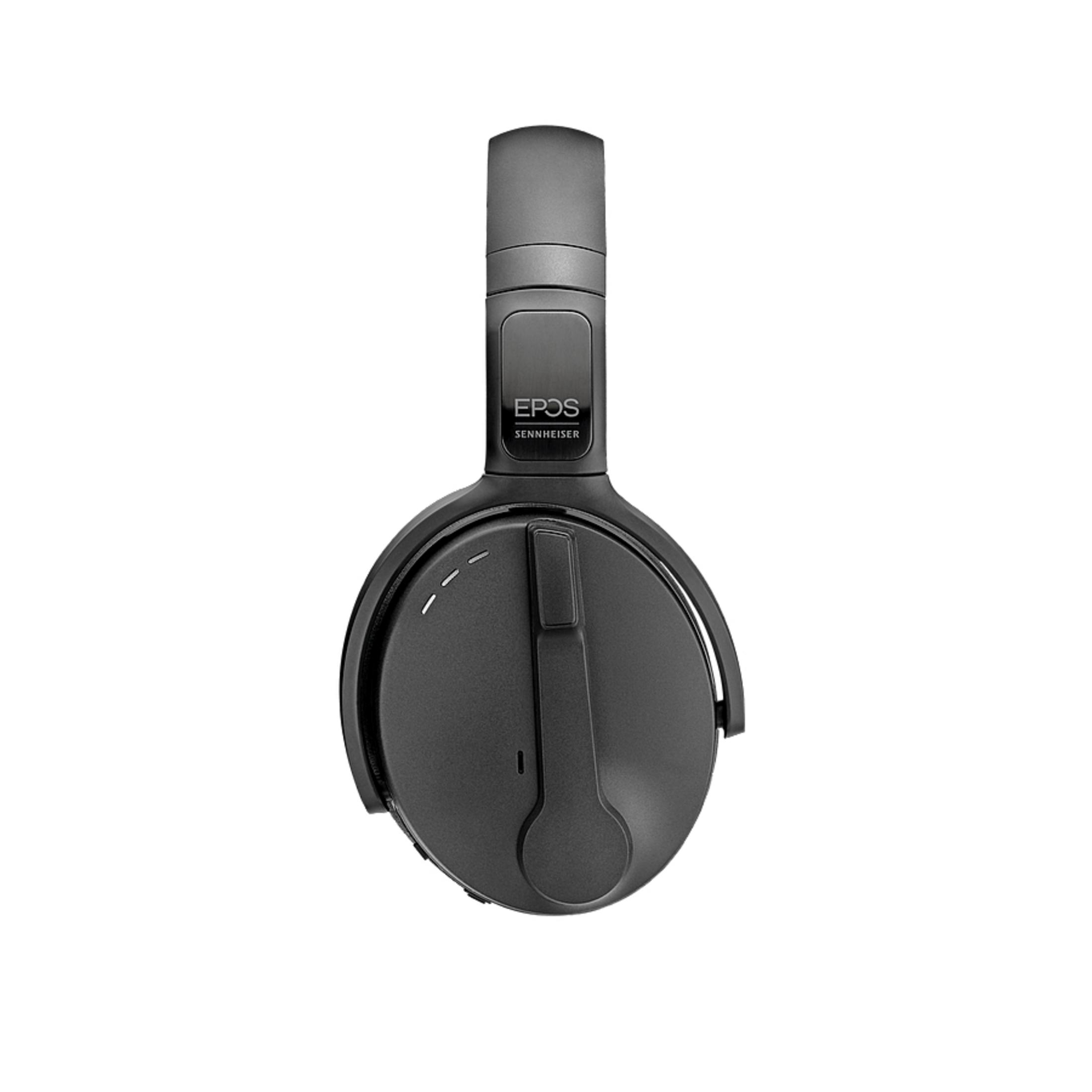 Schwarze Kopfhörer mit dem EPOS Sennheiser Logo an der Seite.