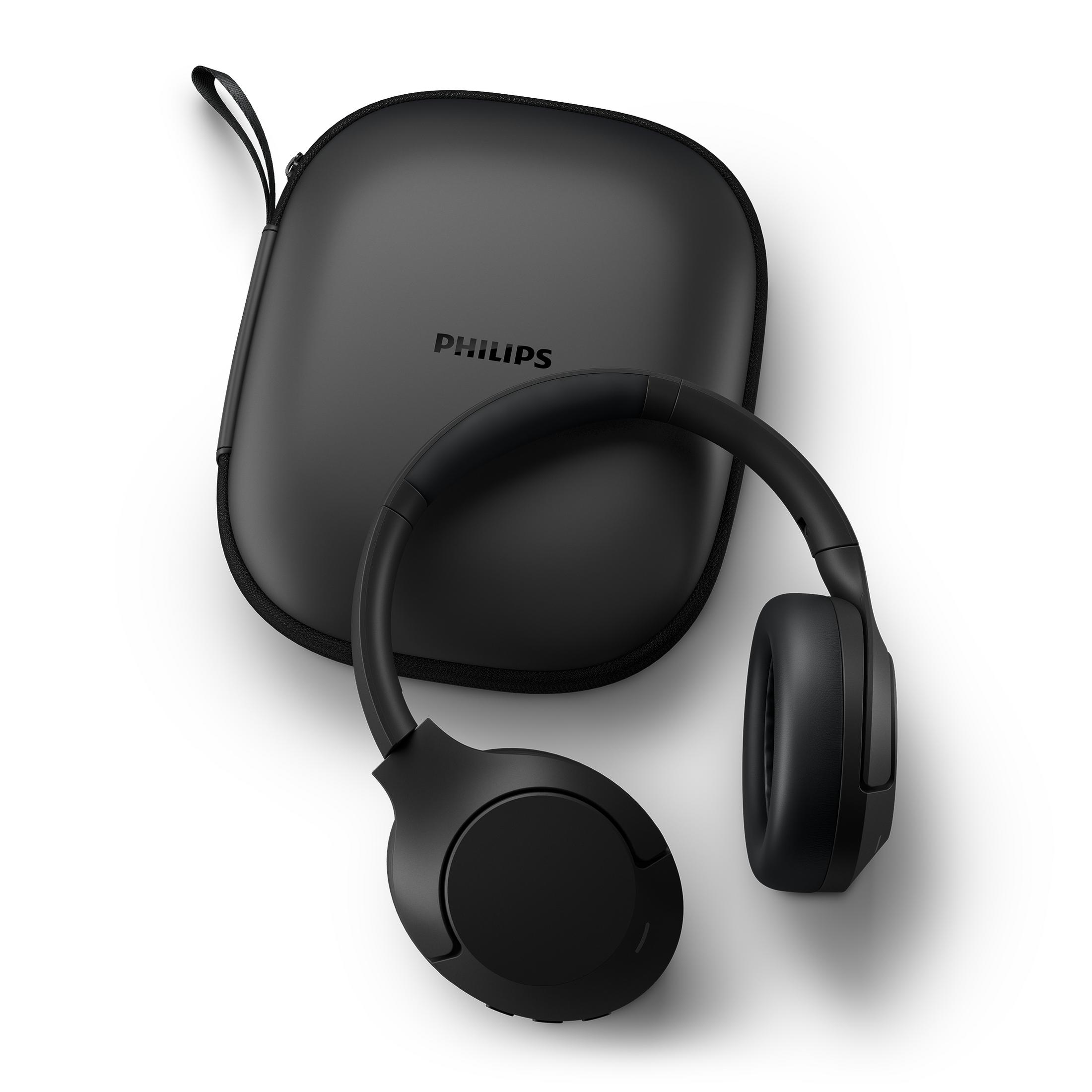 Beyaz zemin üzerinde siyah Philips kulaklık ve kılıfı.