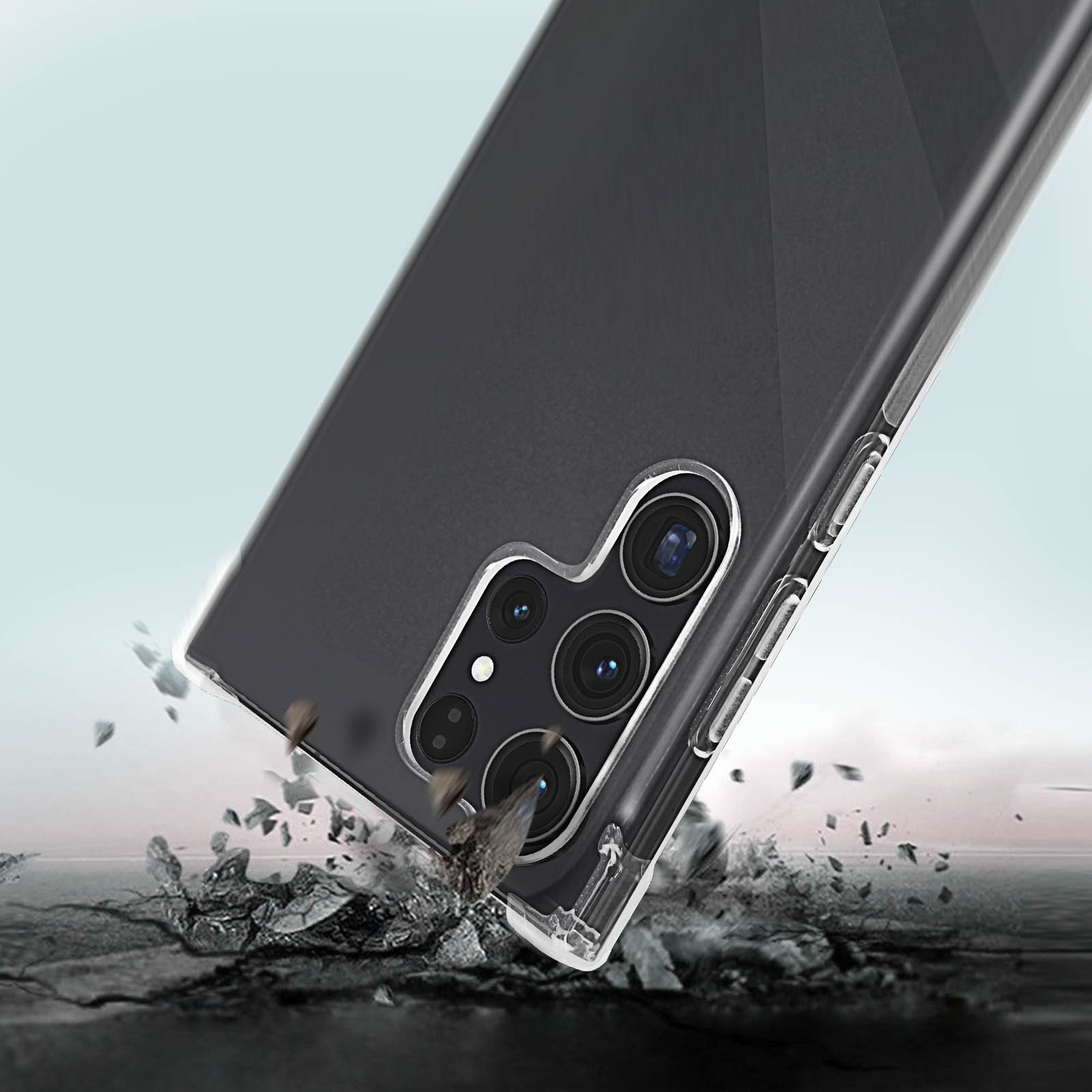 Une coque de téléphone transparente qui tombe, avec le téléphone à l'intérieur. Elle a plusieurs caméras et un design clair.