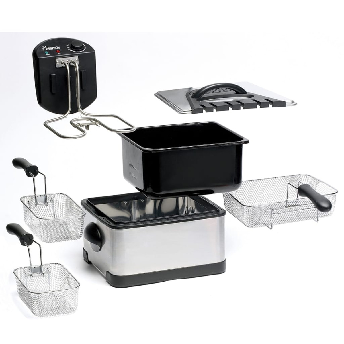 Friggitrice con accessori, inclusi cestelli e coperchio, su sfondo bianco.