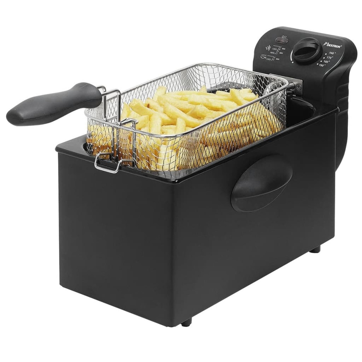 Schwarze Fritteuse mit einem Korb voller Pommes Frites. Die Fritteuse steht auf weißem Hintergrund.