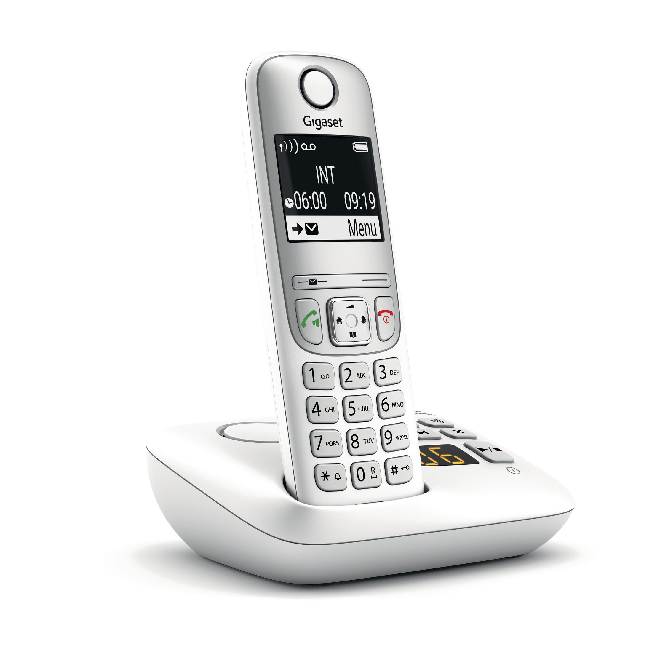 Telefono cordless bianco con display che mostra l'ora e una stazione base.