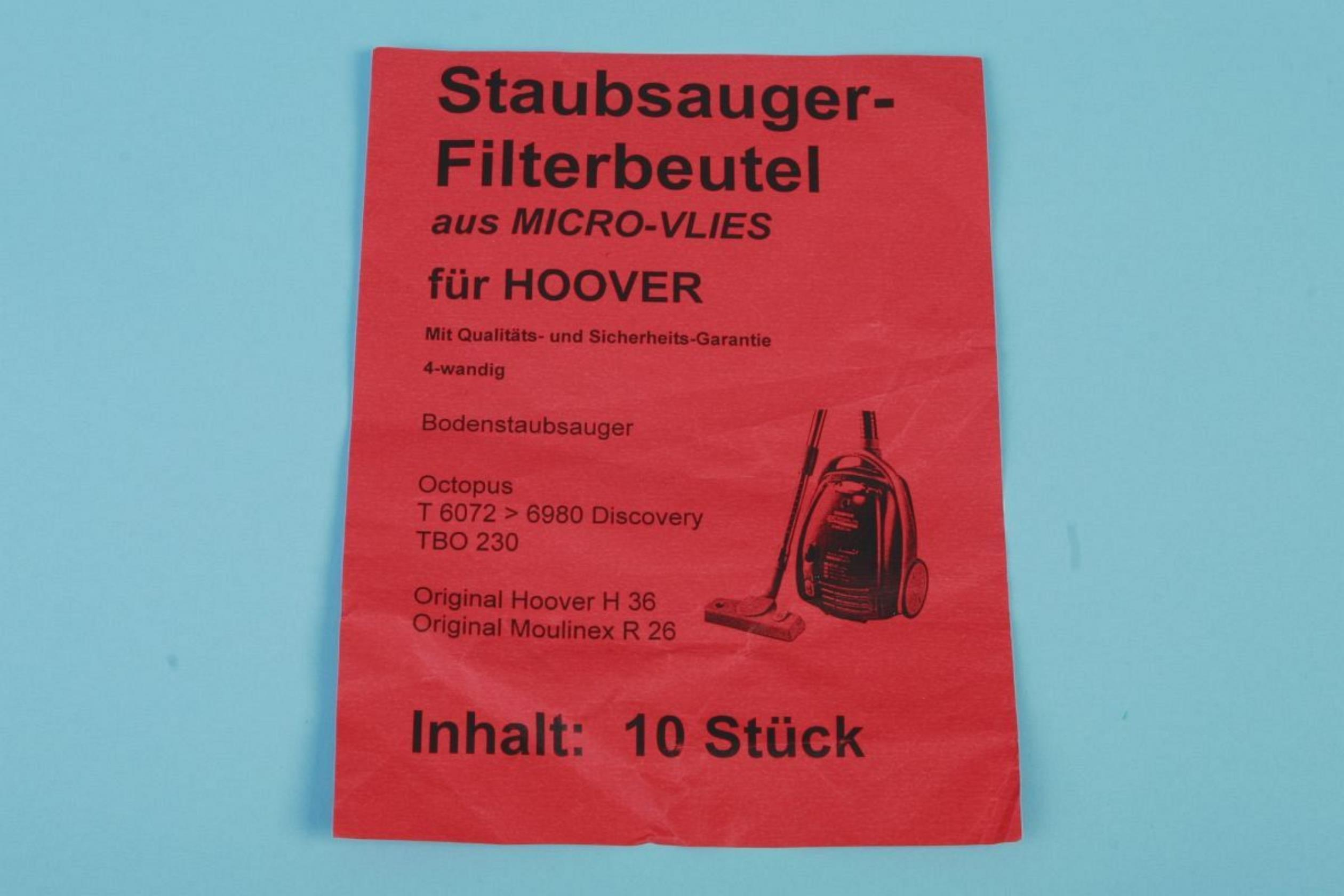 Ein roter Staubsaugerfilterbeutel mit Text auf blauem Hintergrund.