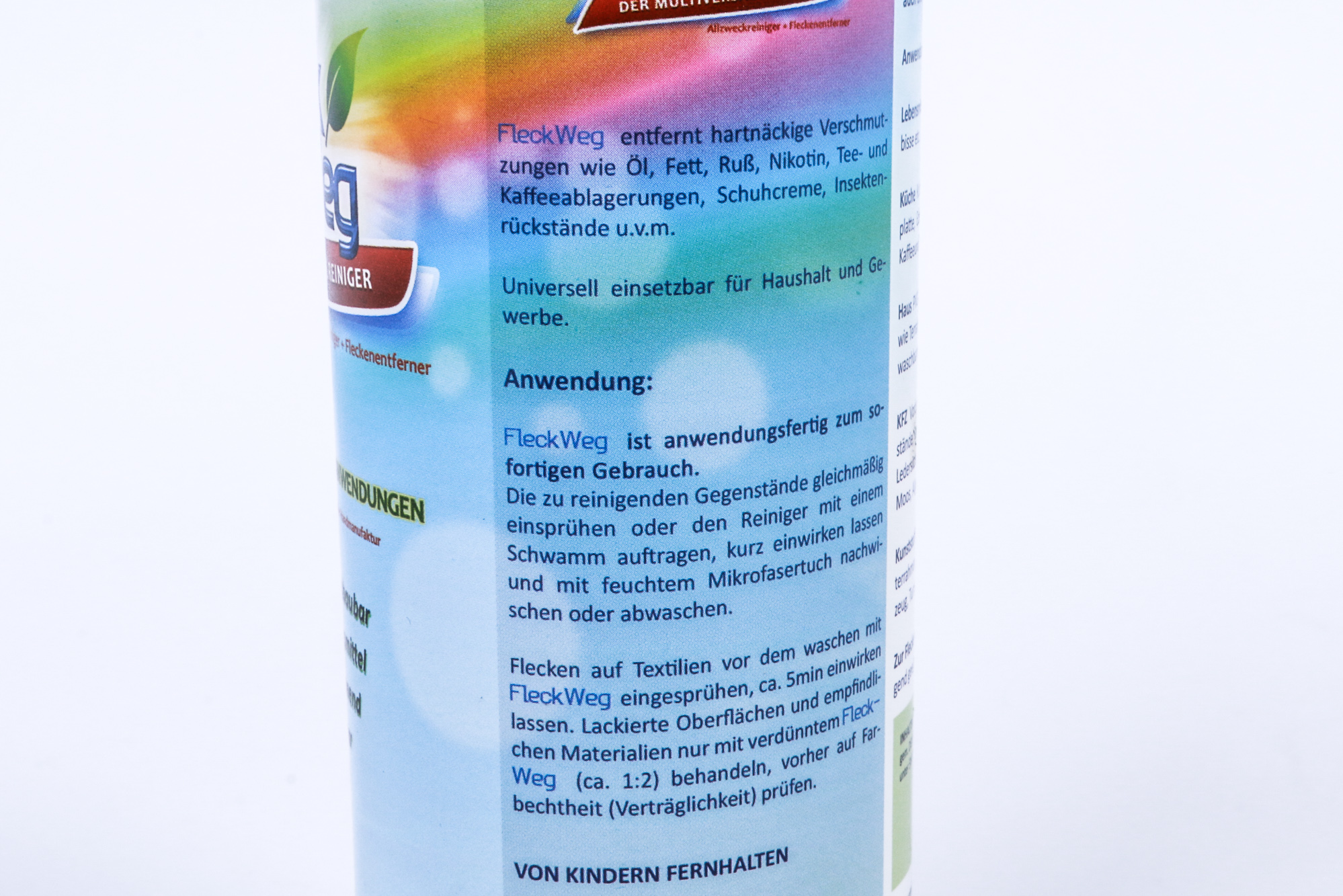 Teilweise sichtbare Verpackung eines Reinigungsprodukts mit Textdetails.