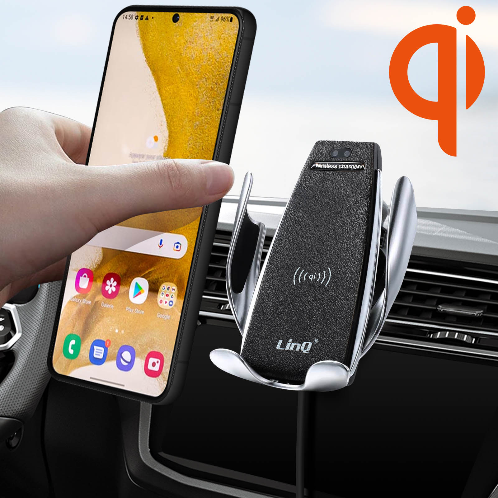 Una mano coloca un teléfono en un cargador inalámbrico para coche. El cargador está montado en el salpicadero.