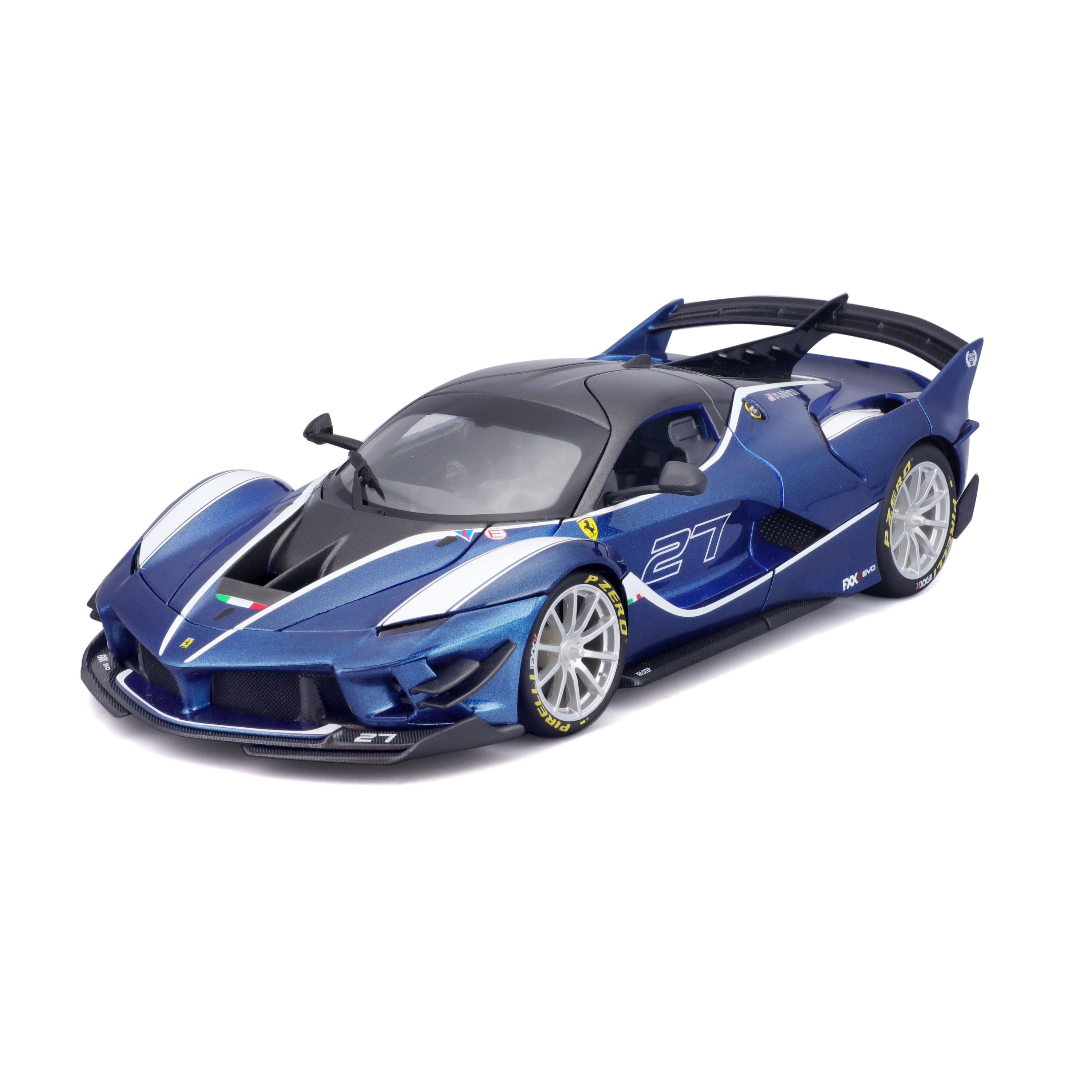 Niebiesko-czarny model samochodu wyścigowego Ferrari FXX K na białym tle, z numerem 27.