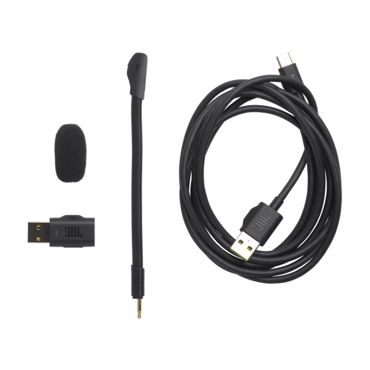 Zestaw mikrofonu JBL z odłączanym mikrofonem, adapterem USB i kablem, wszystko czarne. Czarne tło.