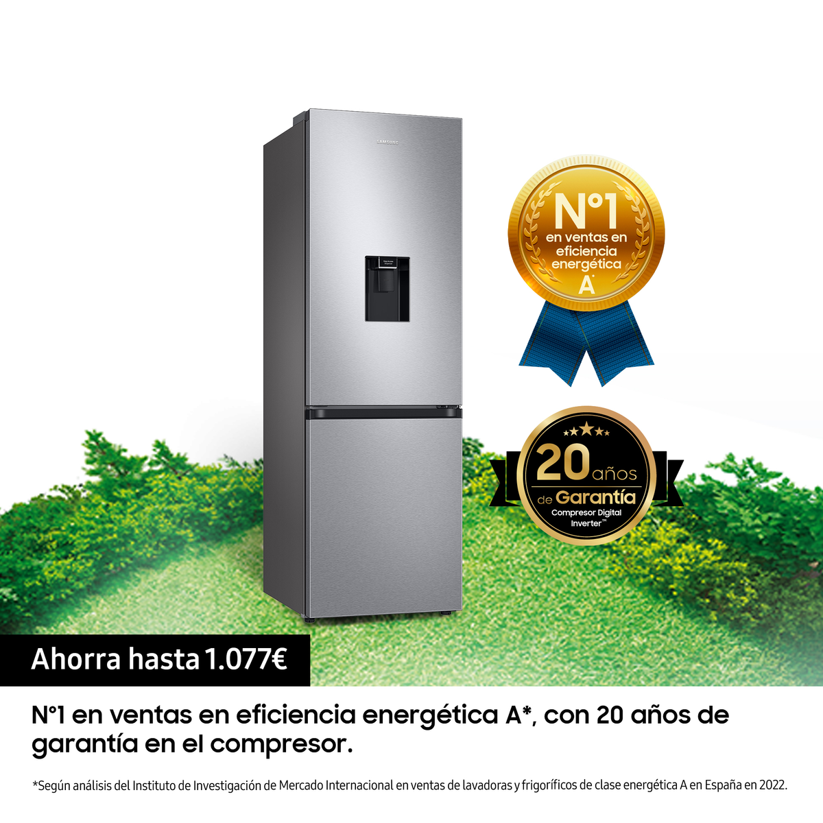 Un frigorifero in acciaio inossidabile con dispenser d'acqua, con testo sull'efficienza energetica.