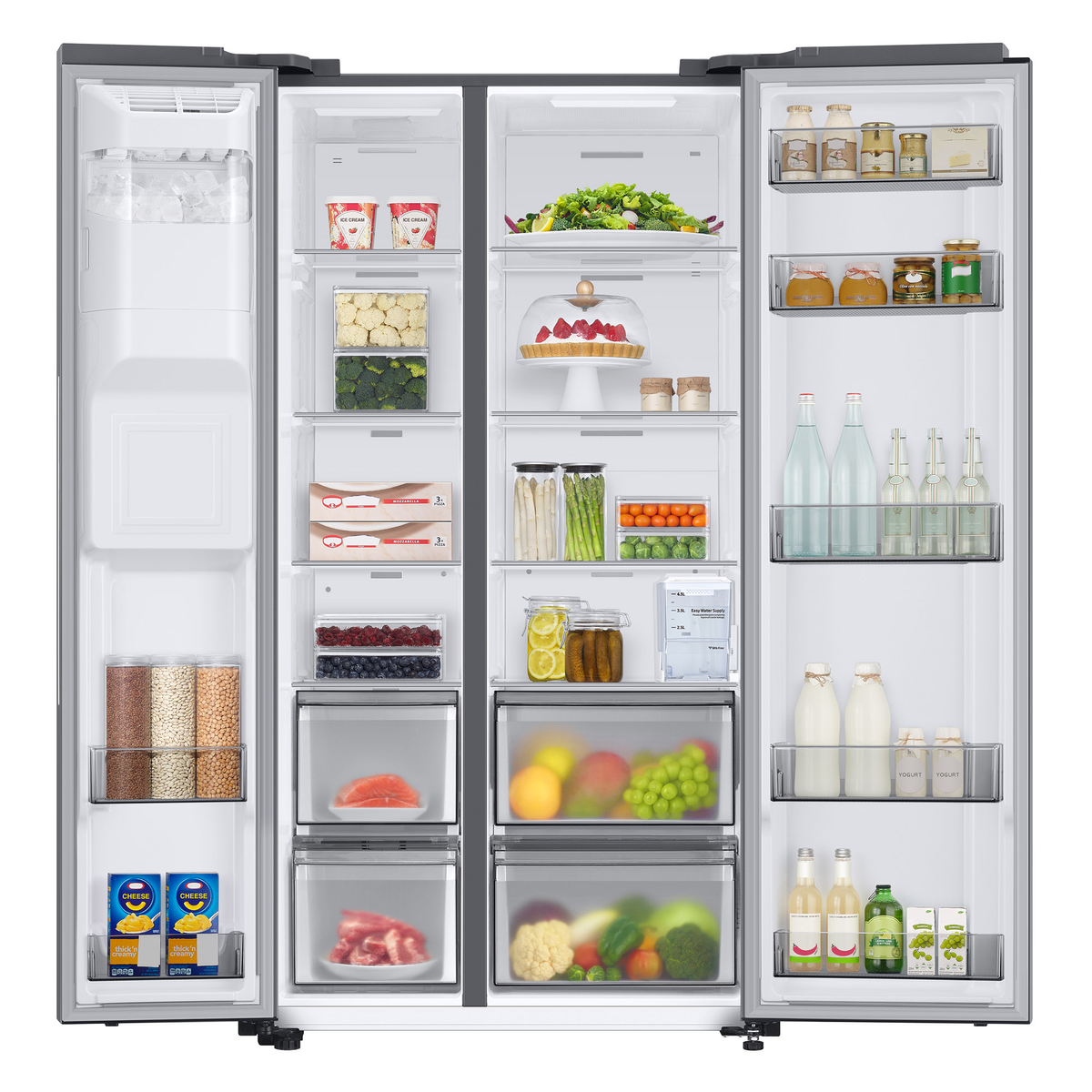 Un refrigerador Samsung con puertas abiertas, mostrando estantes llenos de alimentos.