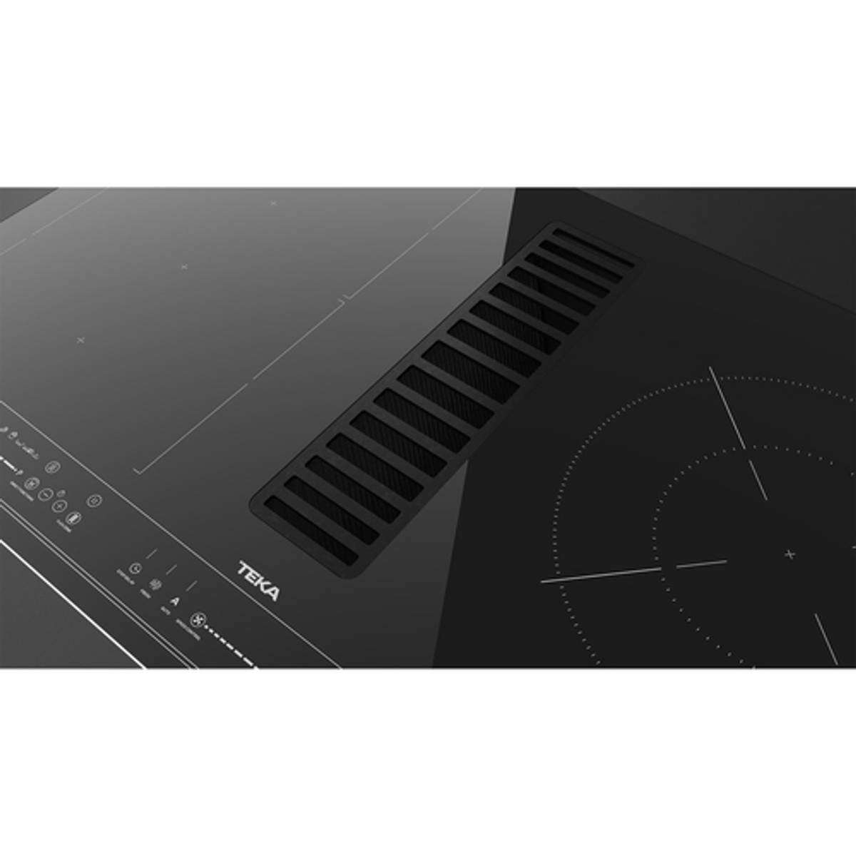 Czarna płyta indukcyjna z otworem wentylacyjnym pośrodku, logo Teka.