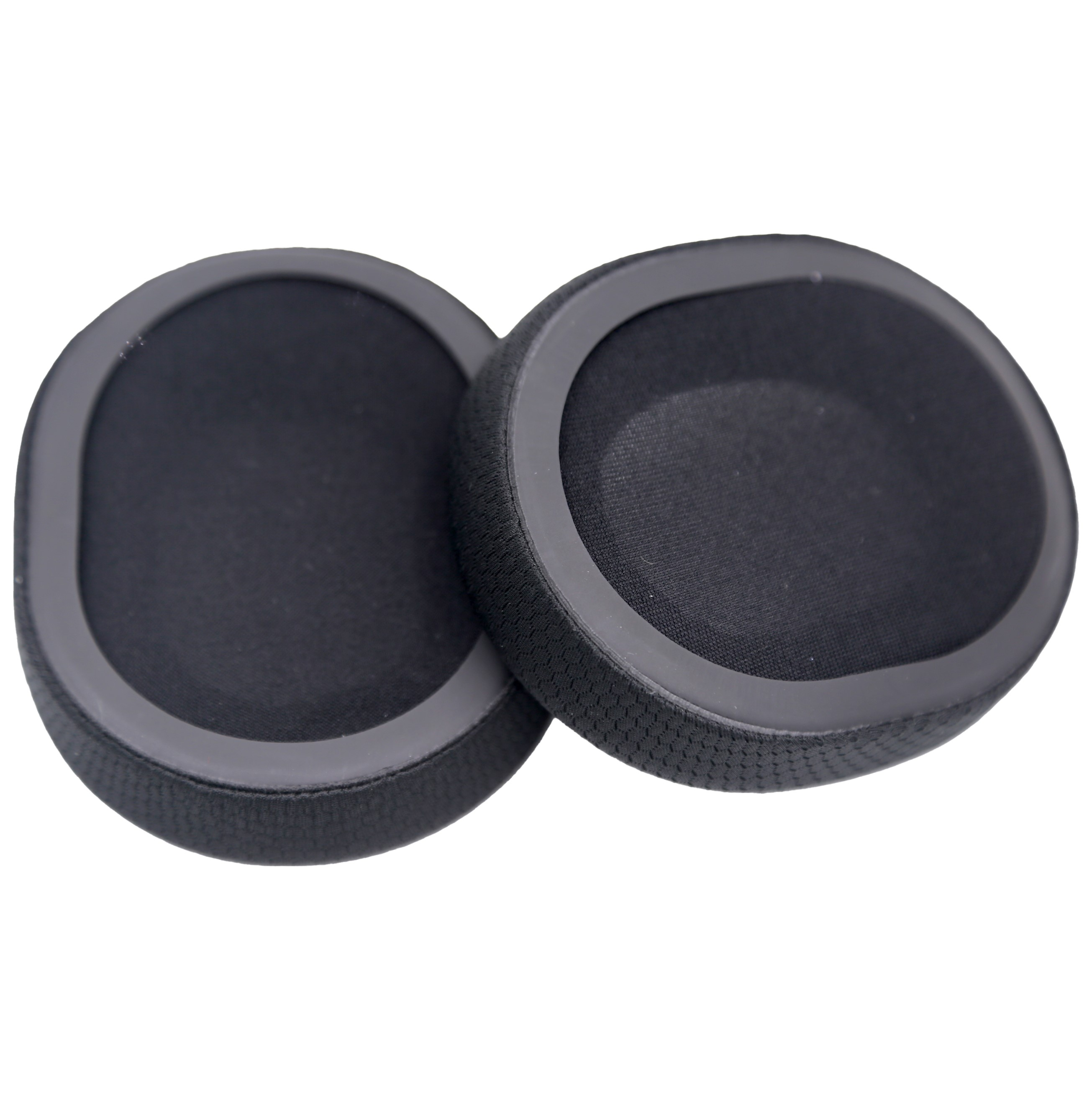 Dwie czarne, owalne nauszniki z szarą obwódką. Są umieszczone obok siebie.