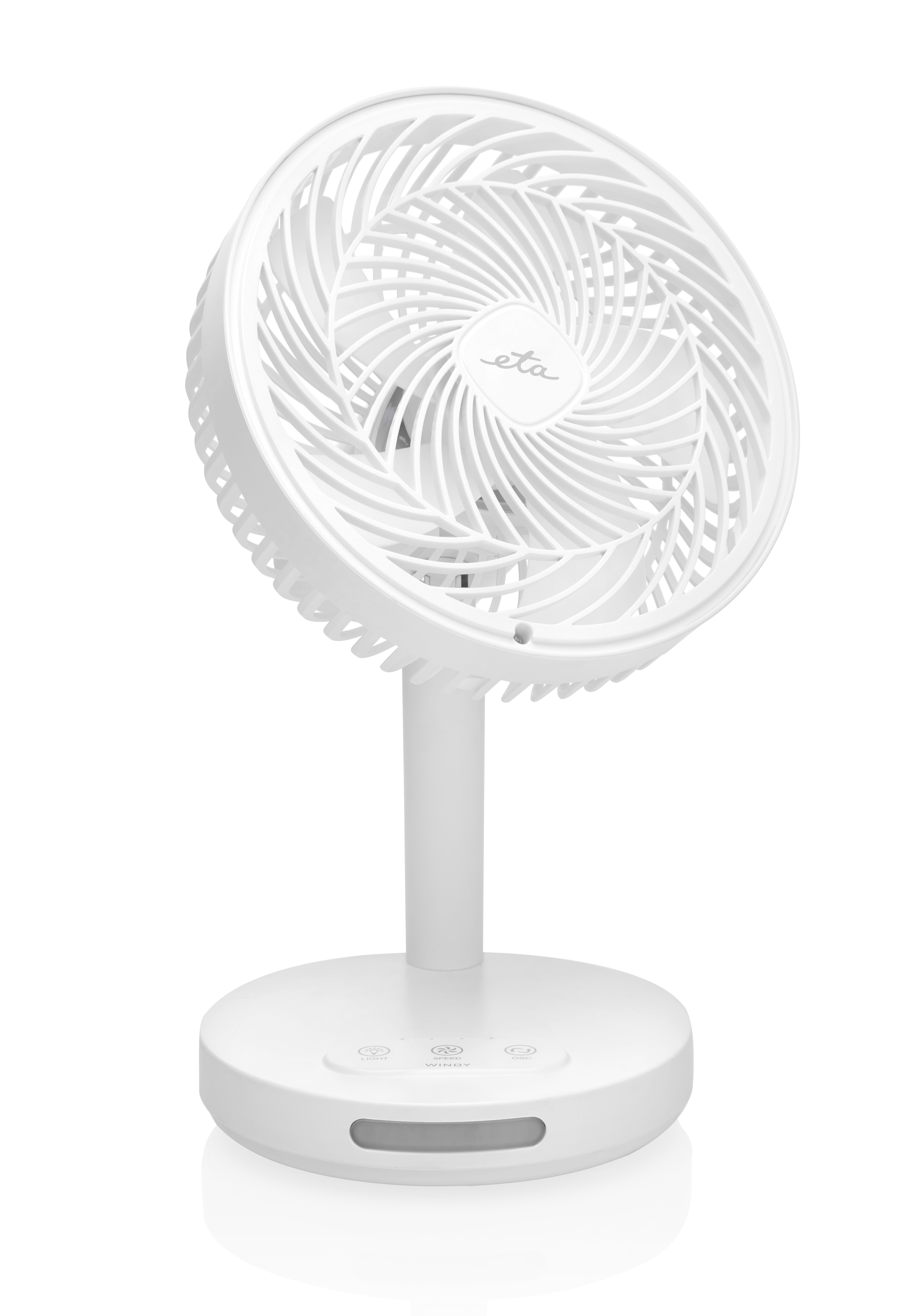 Weißer Ventilator mit kreisförmigem Design auf weißem Hintergrund.
