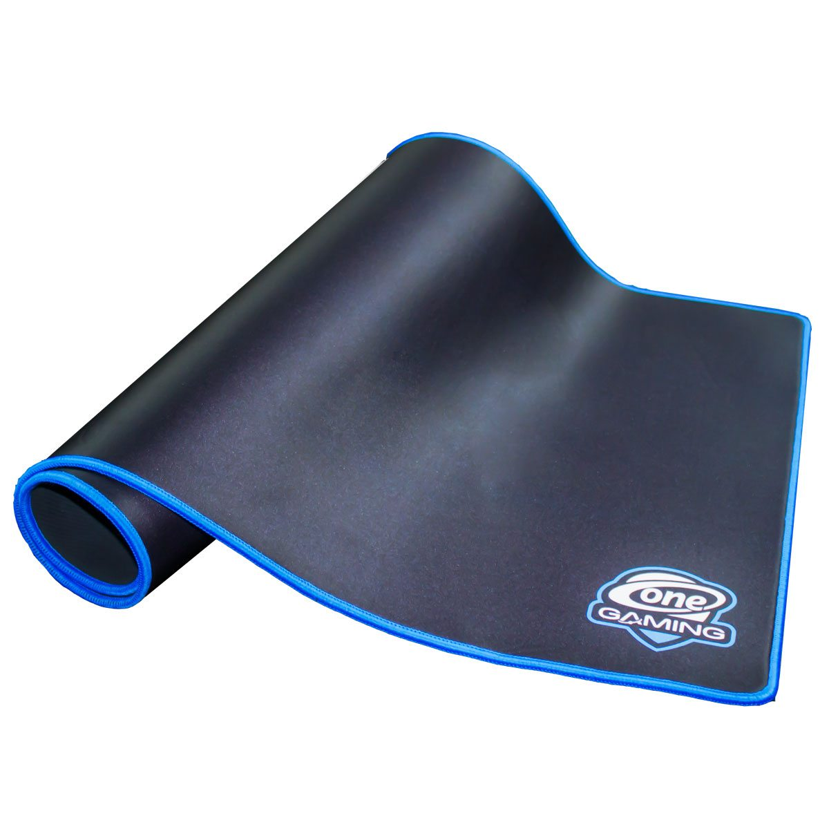 Ein schwarz-blaues Gaming-Mauspad mit blauem Rand und Logo, aufgerollt.