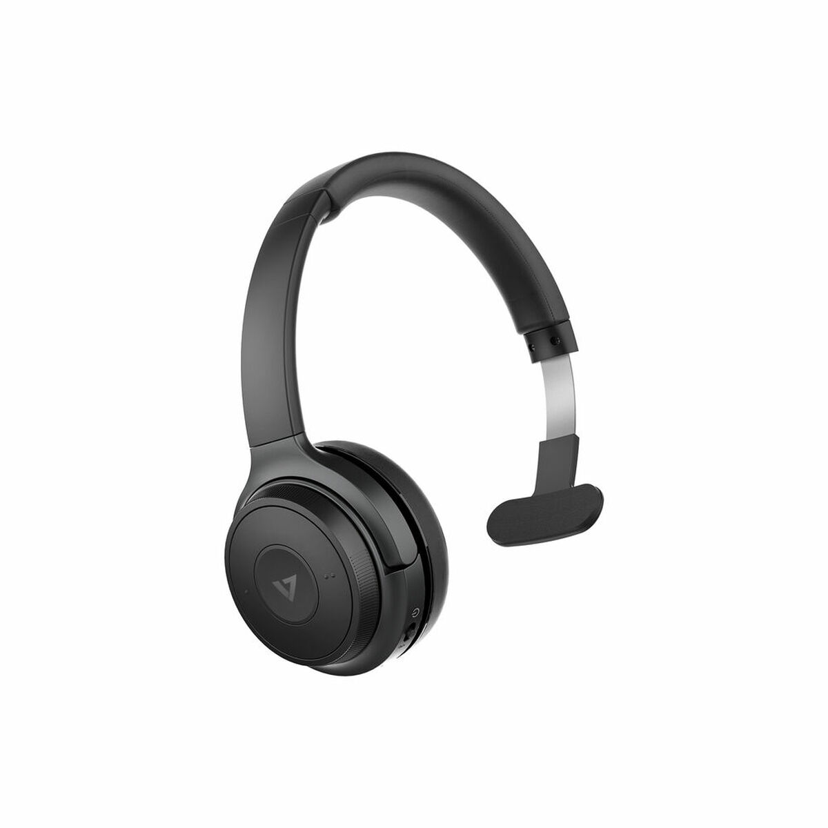 Auriculares negros sobre la oreja. Los auriculares están sobre fondo blanco. El logo es visible.