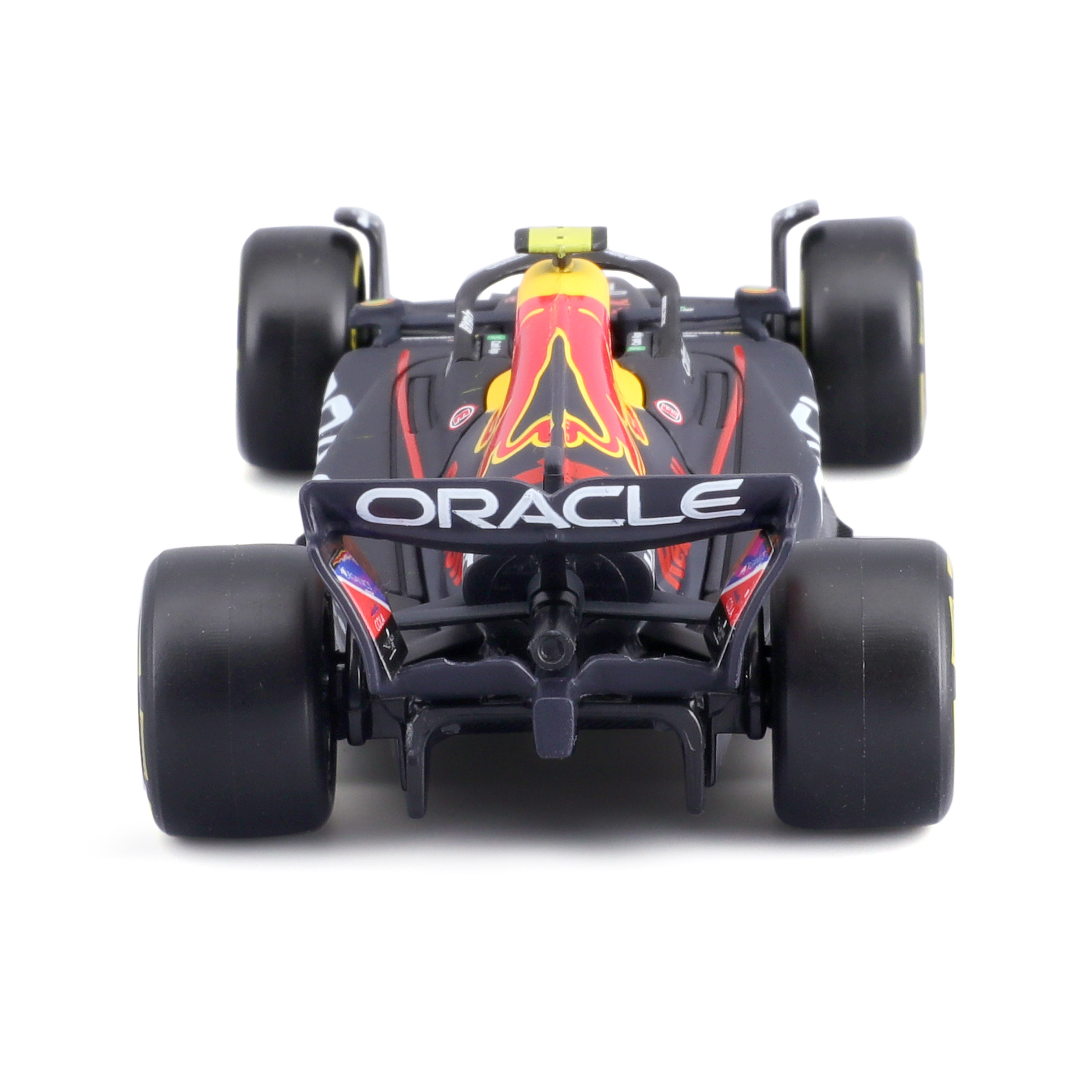 Un'auto da corsa di Formula 1 nera e rossa, vista frontalmente.