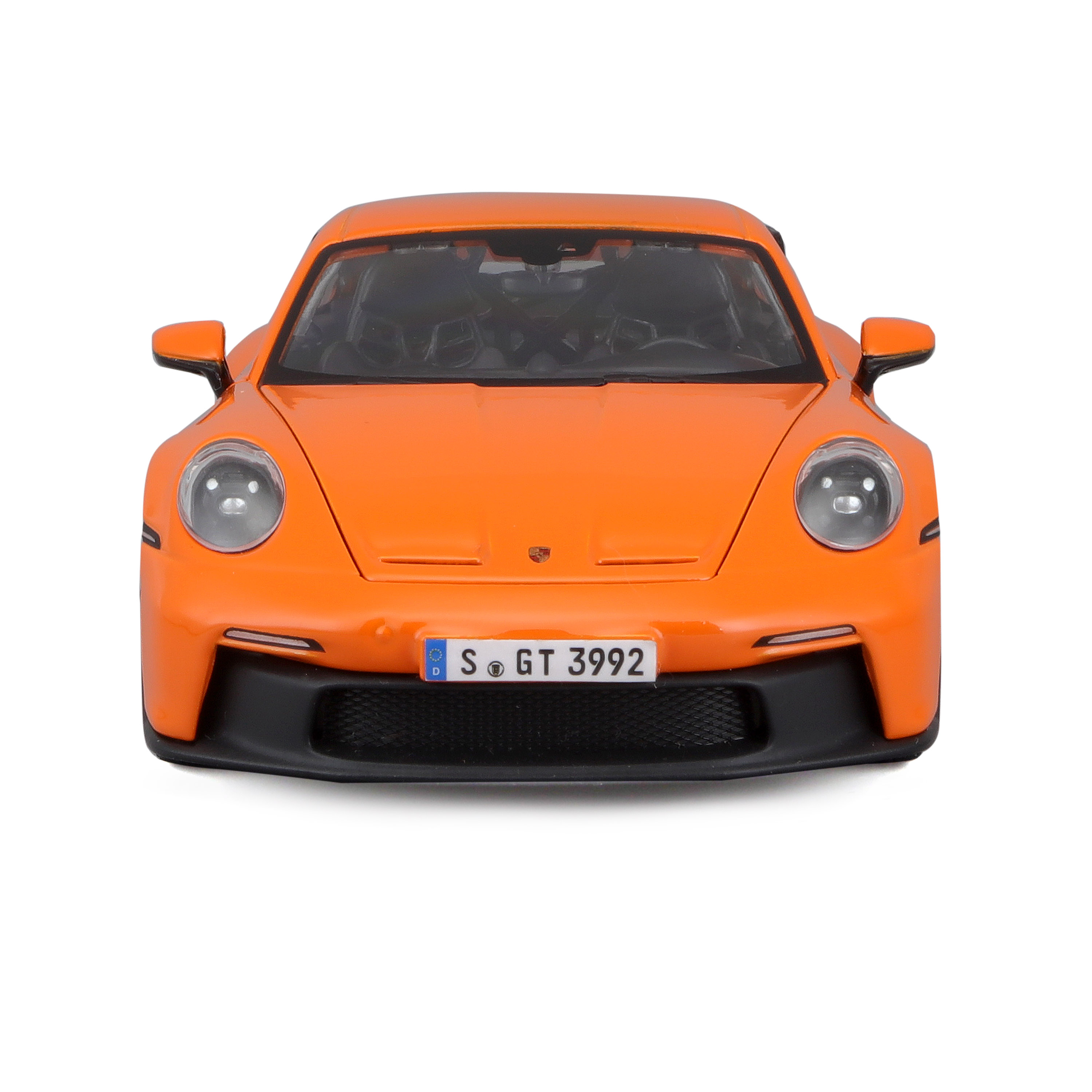 Orangener Sportwagen mit Front zur Kamera, Kennzeichen und weißem Hintergrund.