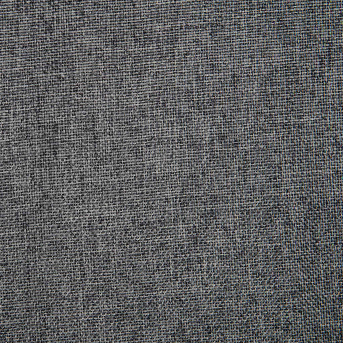 Nahaufnahme eines grauen, strukturierten Stoffes mit sichtbarer Webart, die einen neutralen Hintergrund bietet.