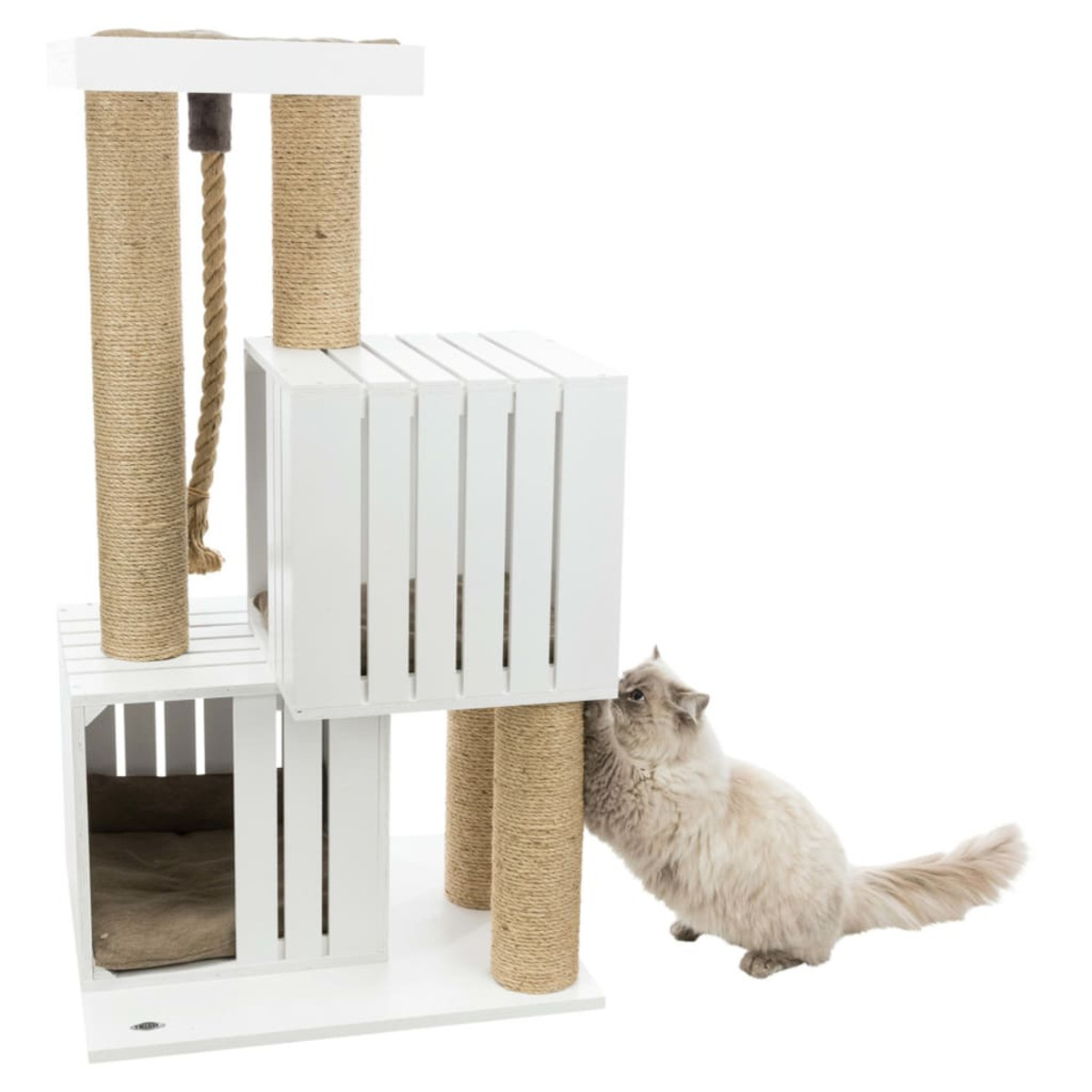 Rascador para gatos con cajas blancas y un gato jugando en él.