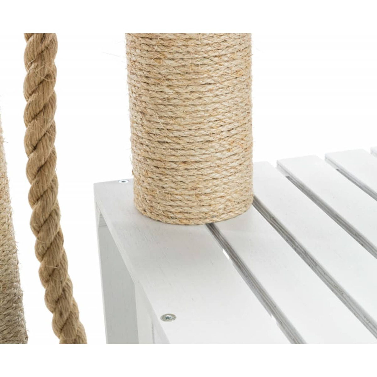 Un árbol para gatos con postes de cuerda y plataforma de madera blanca. La cuerda es beige.