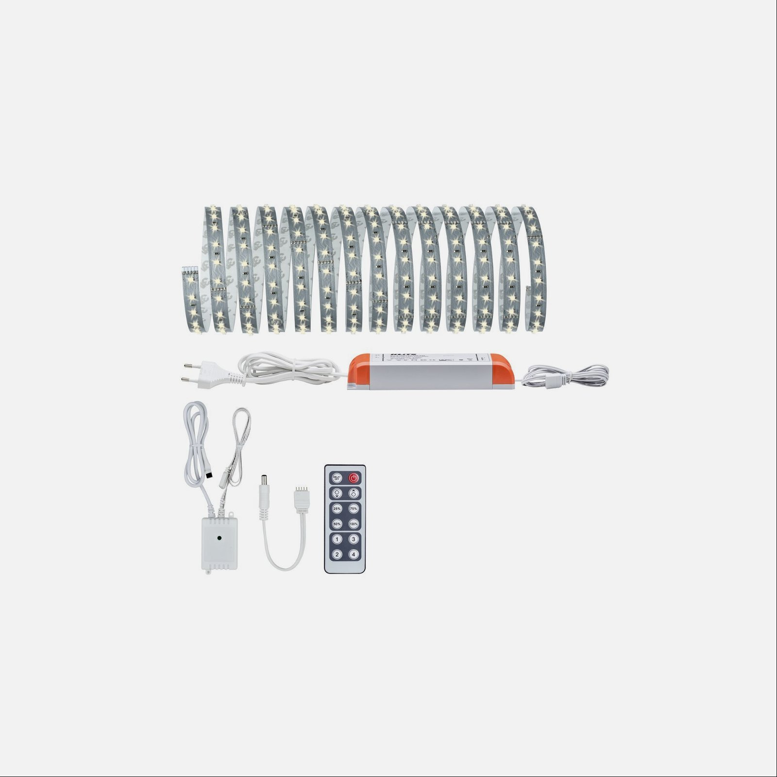 Paski LED z różnymi komponentami: zasilaczem, pilotem i złączami, na białym tle.