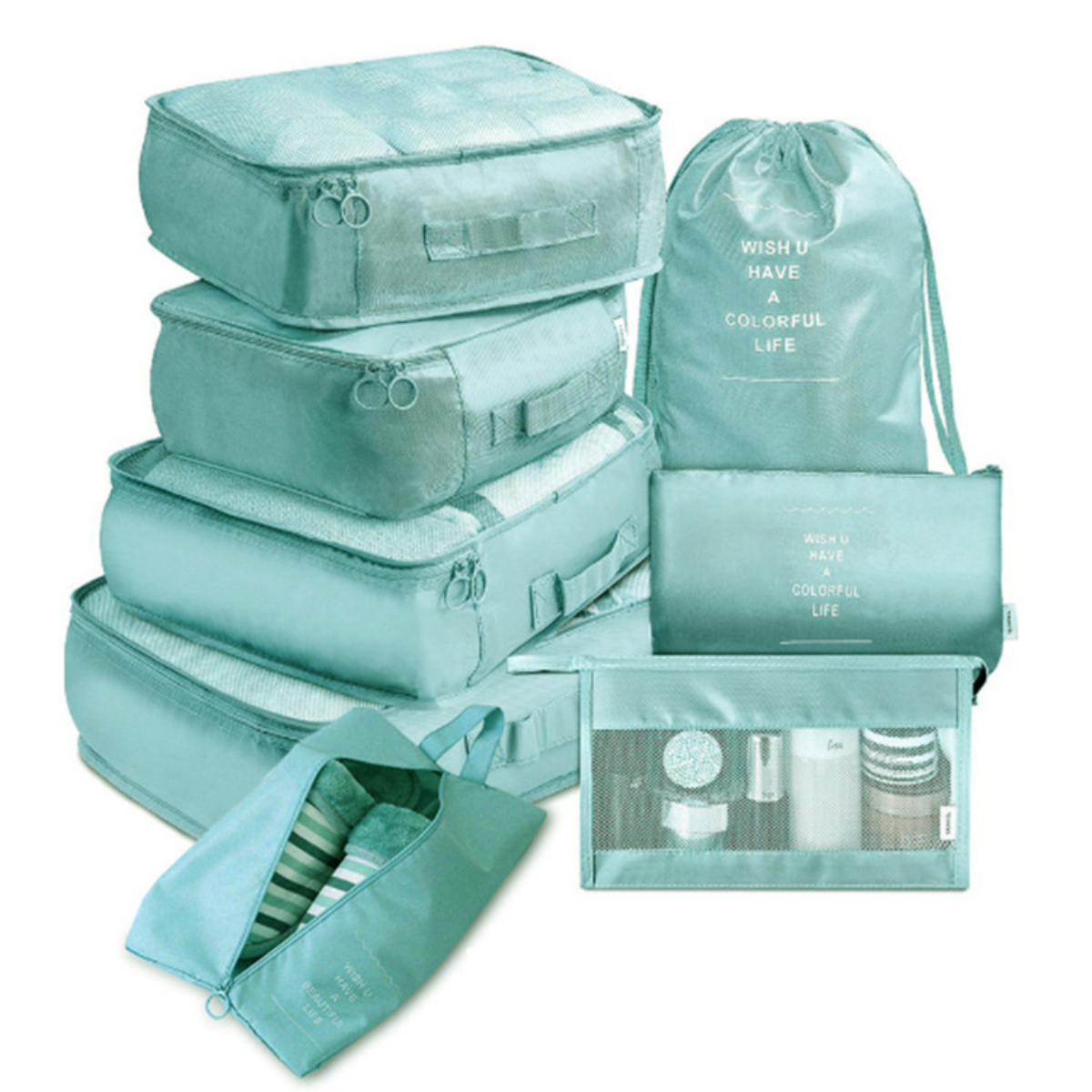 Reisetaschen-Set. Verschiedene Größen und Formen in Hellblau. Weißer Hintergrund.