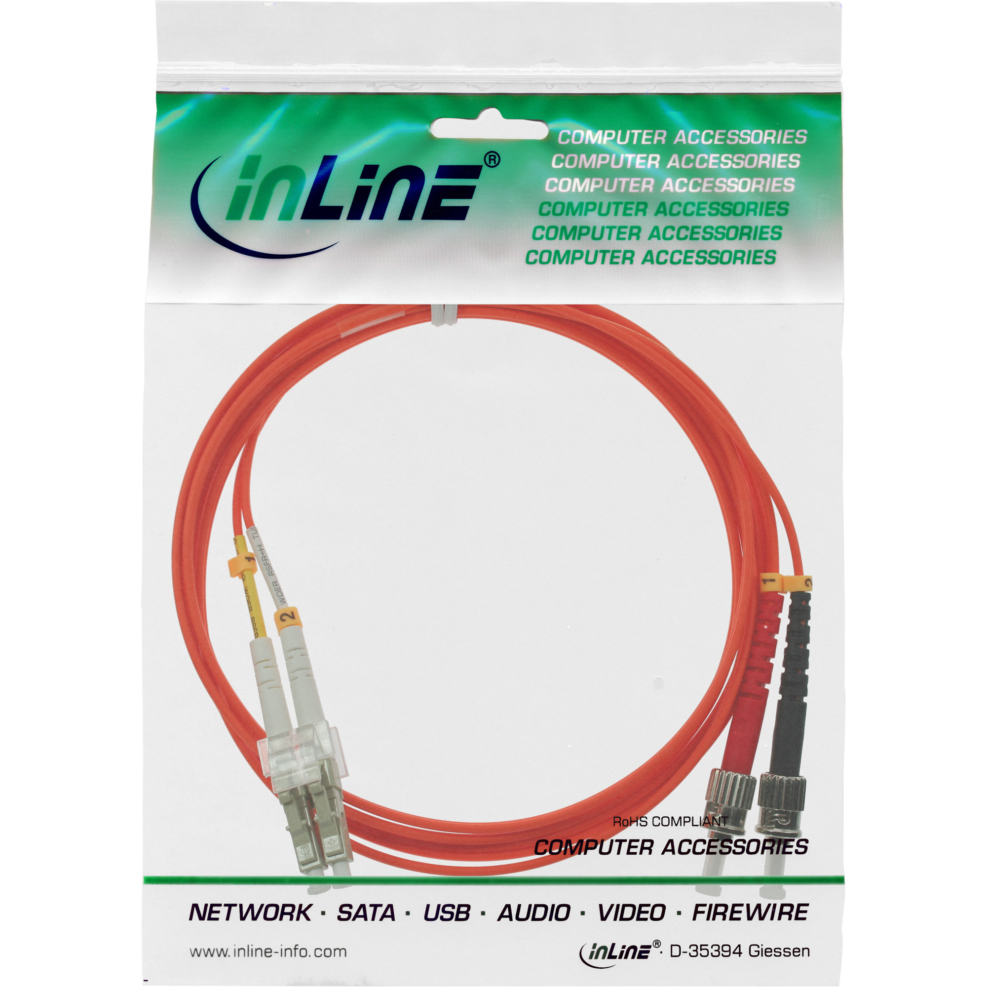 Plastiktüte mit orangefarbenem Kabel. Auf der Tüte steht etwas über Computerzubehör.