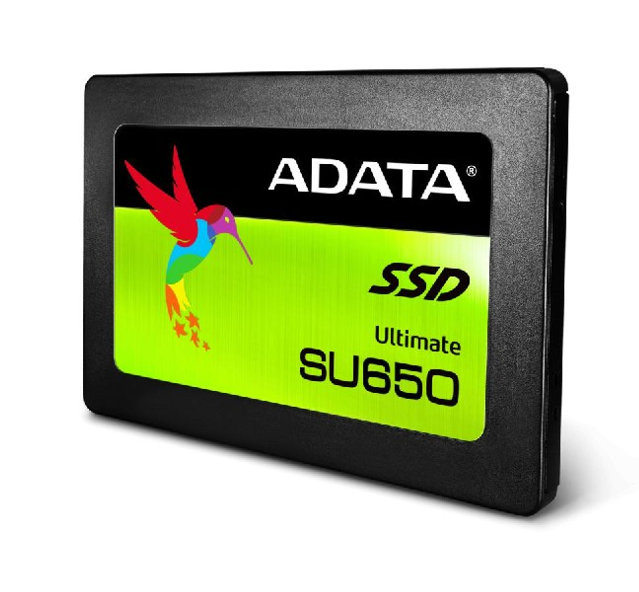 Czarny dysk SSD z zieloną etykietą i kolorową grafiką kolibra. Dysk jest czarny z logo ADATA.