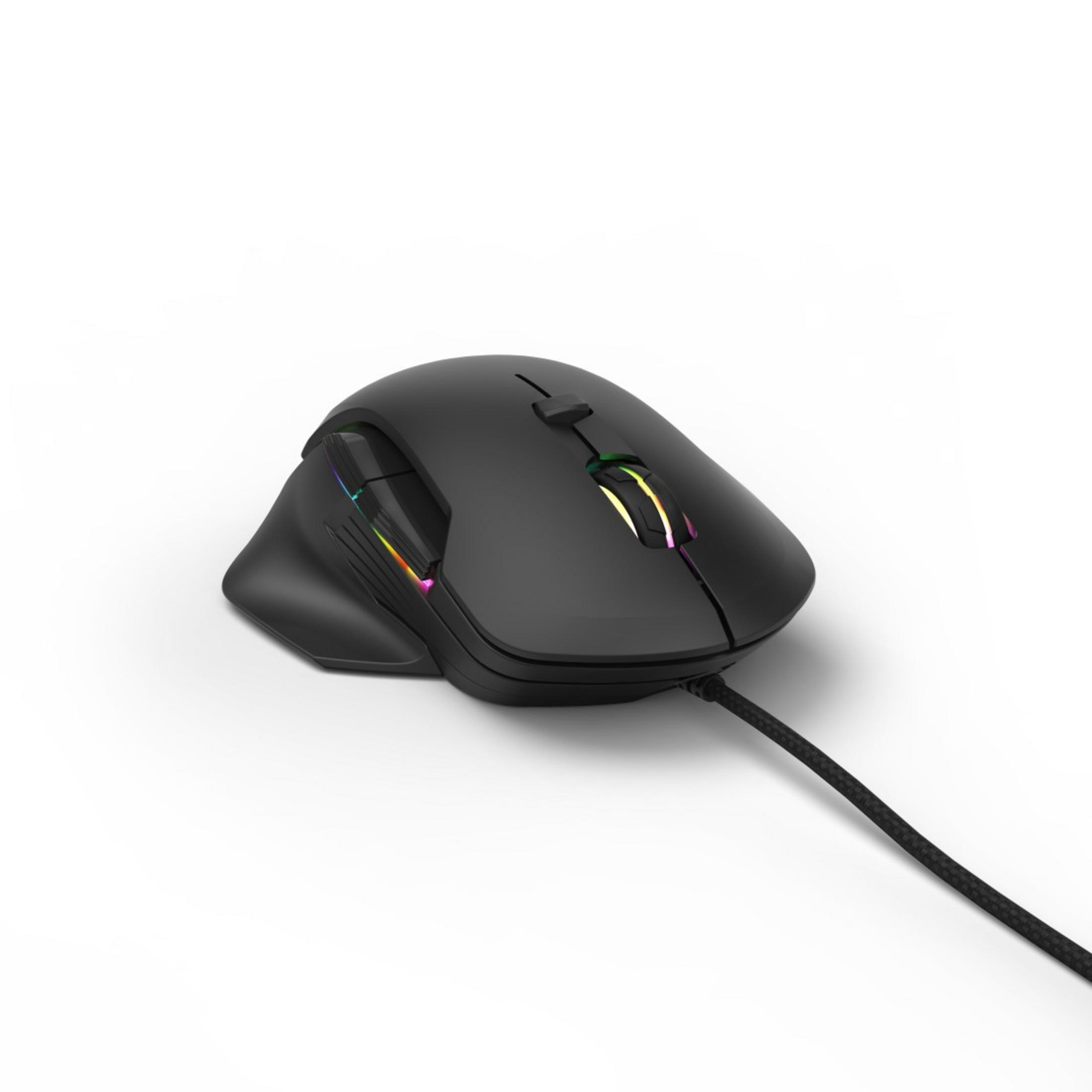 Eine schwarze Gaming-Maus mit farbigen Lichtern und Kabelanschluss auf weißem Hintergrund.