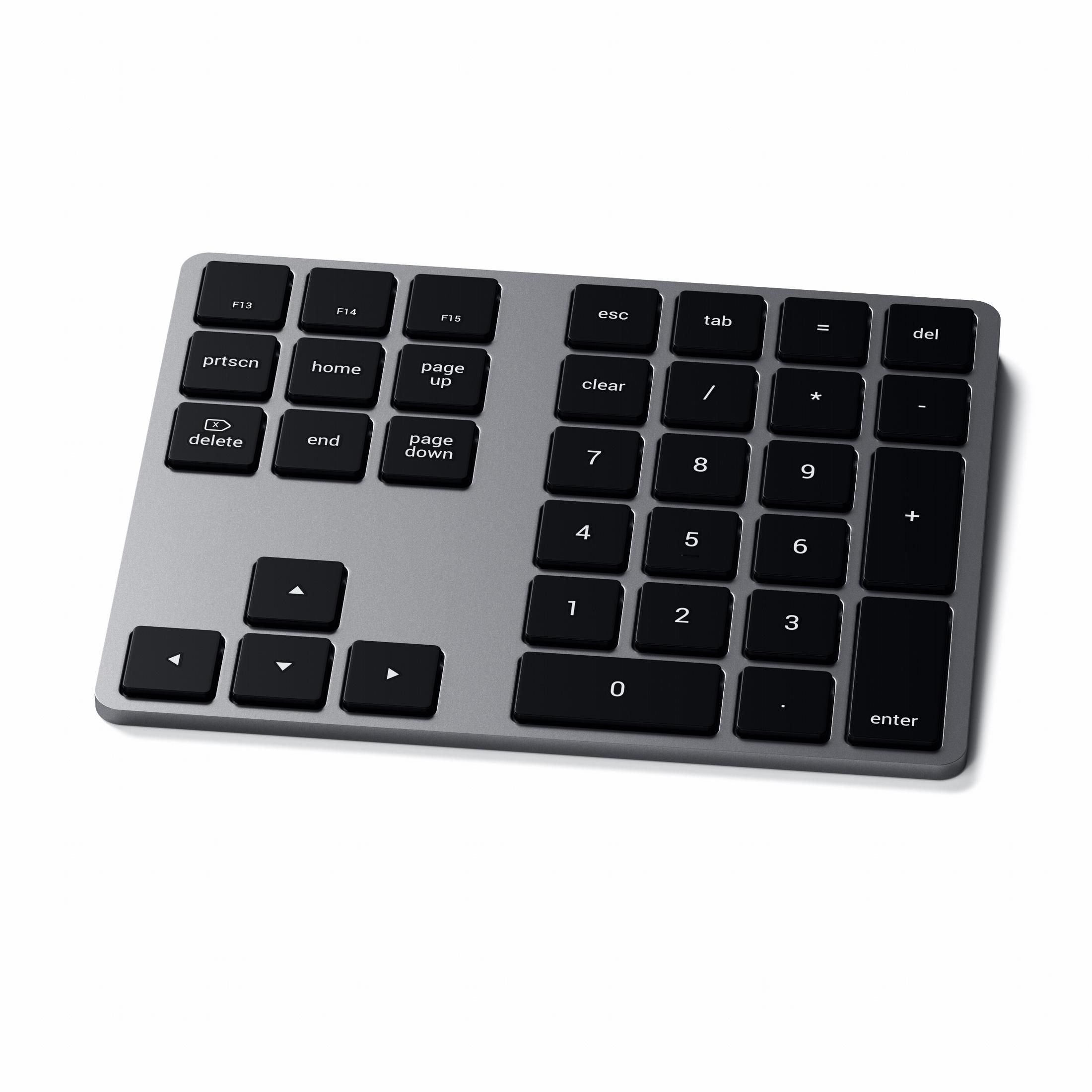 Silberne Zahlenblock-Tastatur mit schwarzen Tasten und einem silbernen Rahmen. Zahlen und Symbole sind auf den Tasten aufgedruckt.