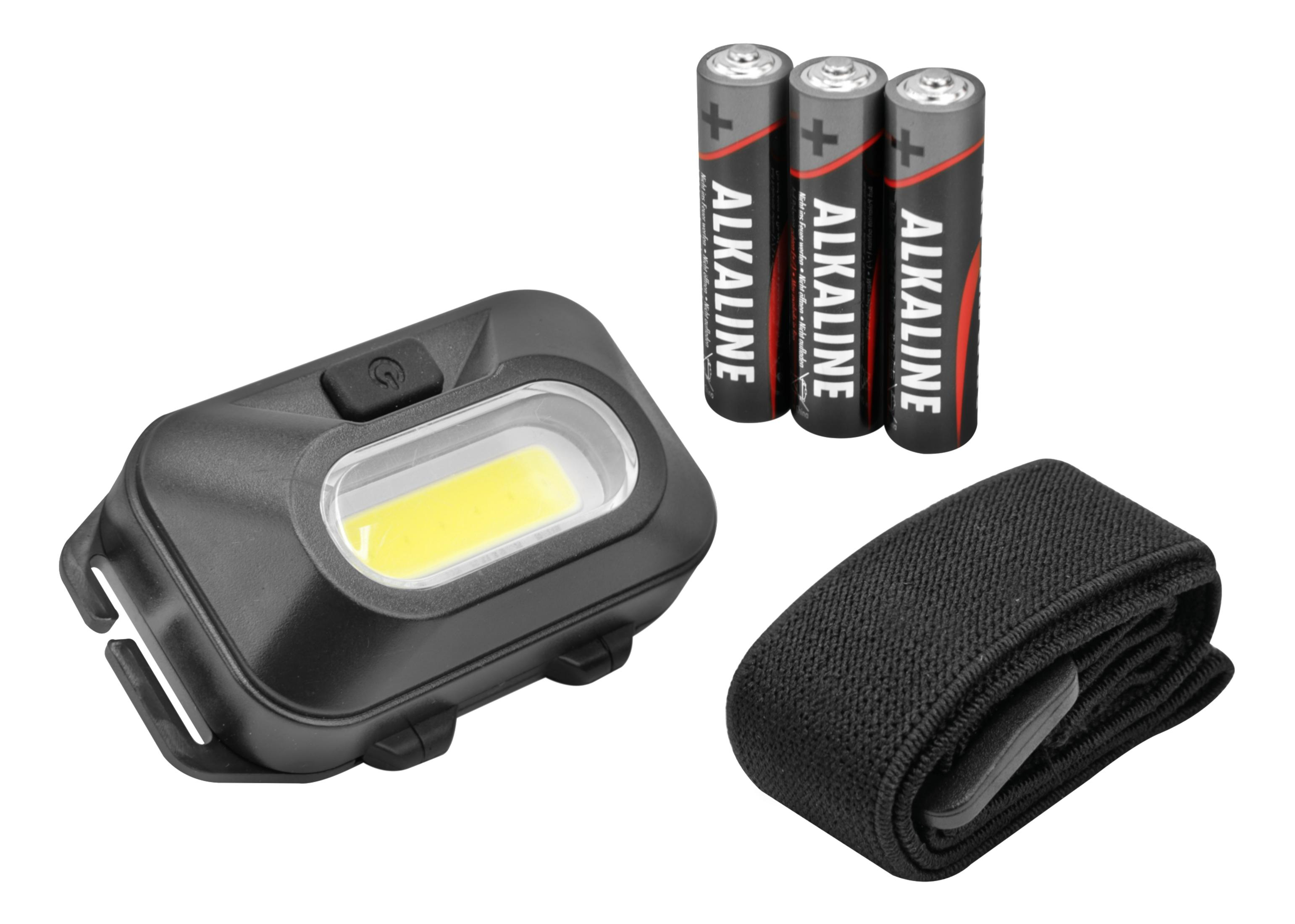 Schwarze Stirnlampe mit weißem Licht, drei AA-Batterien und ein schwarzes Gummiband. Alle Artikel auf weißem Hintergrund.