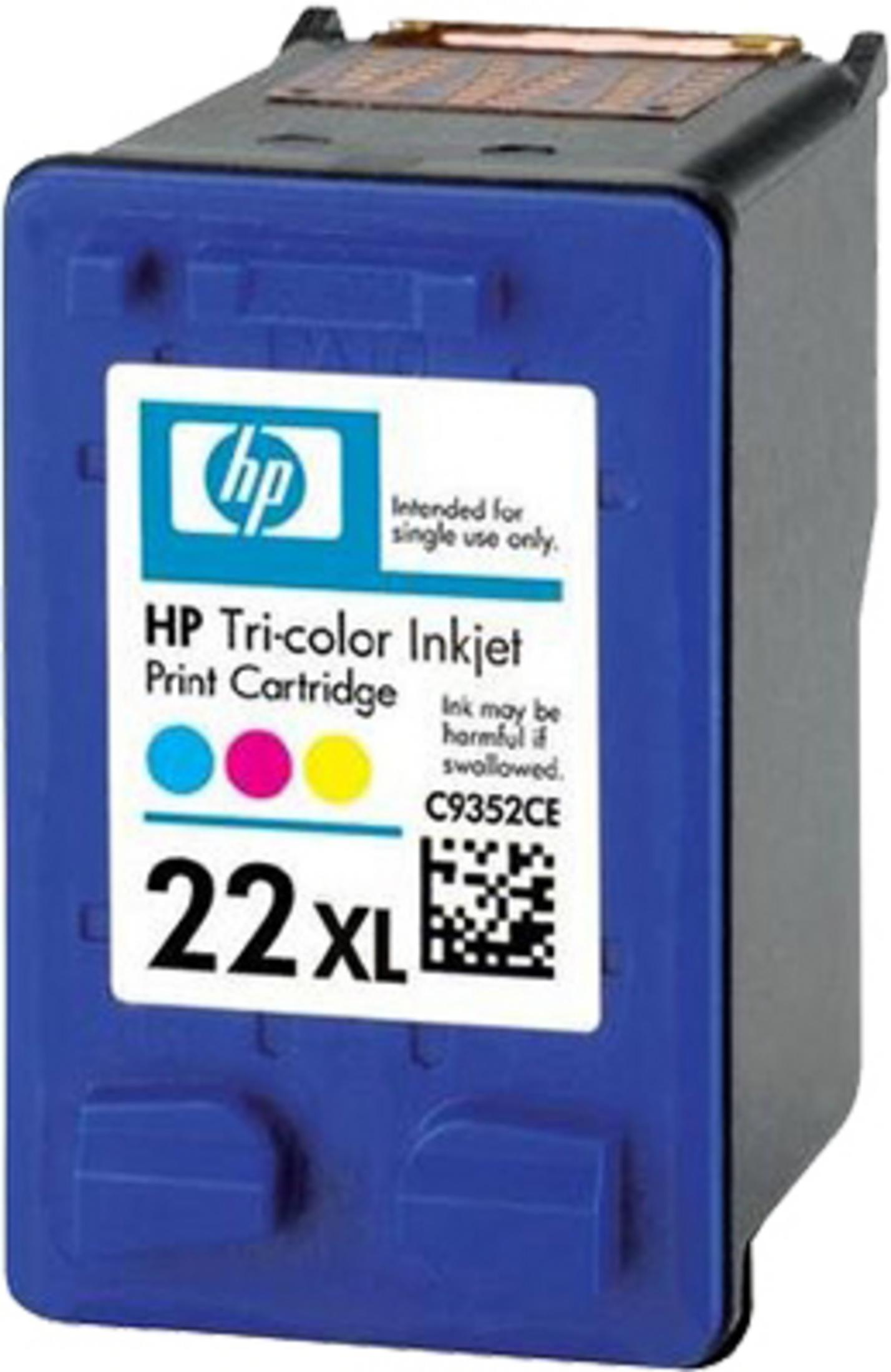HP Tri-Color Tintenpatrone mit blauer, magenta- und gelber Tinte. Die Patrone ist blau.