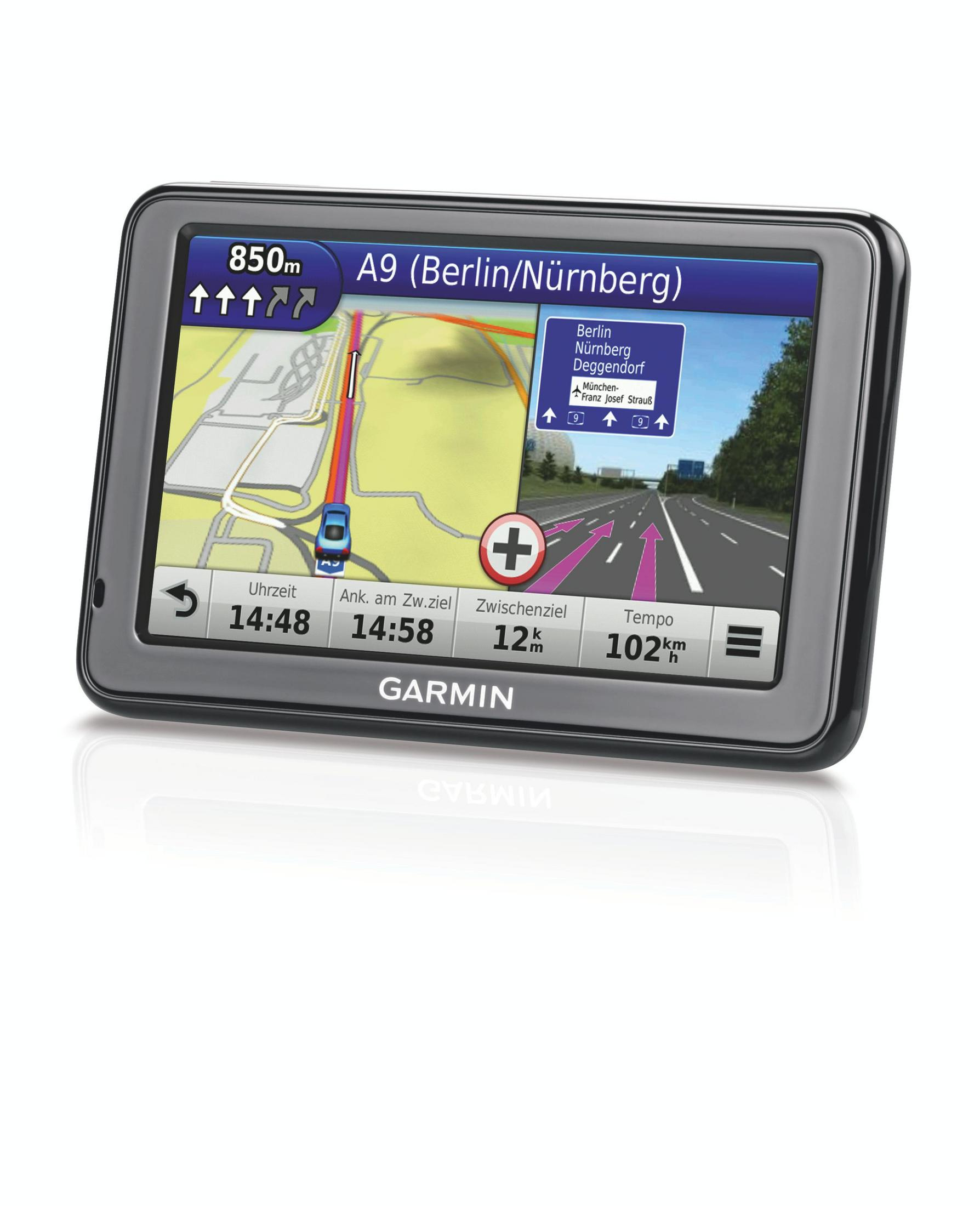 Garmin GPS-Gerät zeigt eine Karte mit Routenführung. Bildschirm zeigt Straßen- und Navigationsdetails.