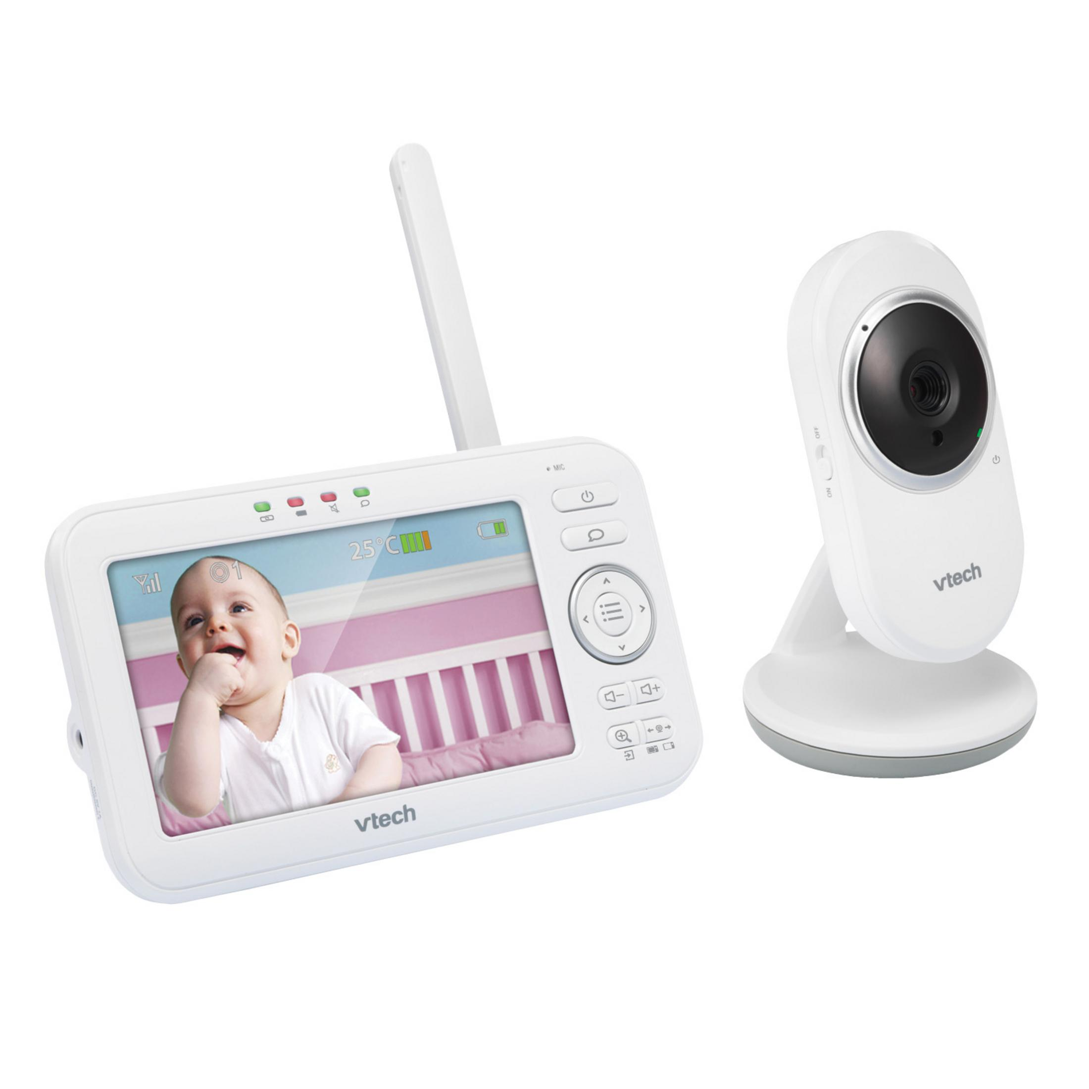 Babyphone mit einem lächelnden Baby auf dem Bildschirm und einer Kamera.