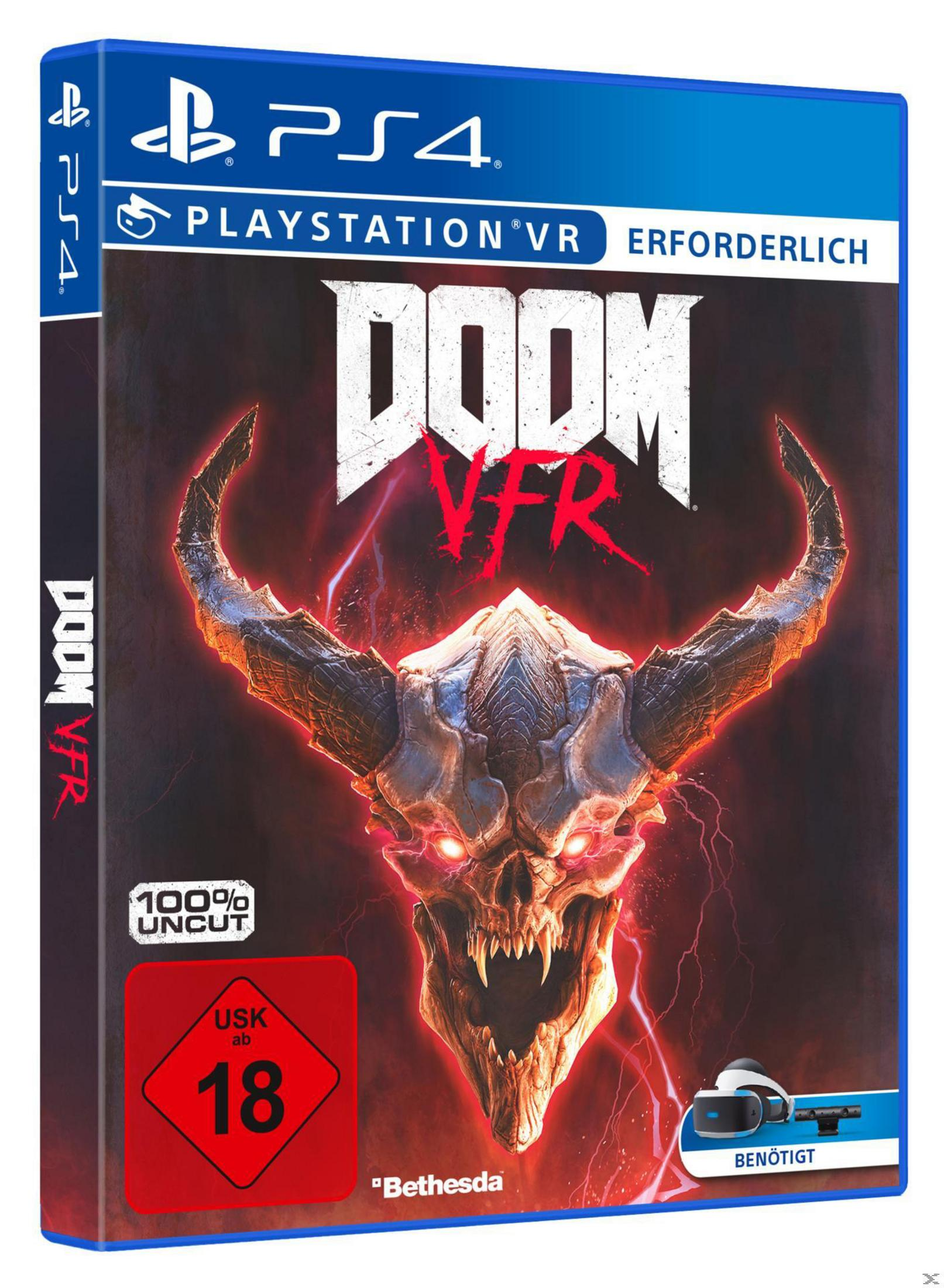 Pudełko gry Doom VFR na PS4. Czaszka z rogami, czerwone tło, tekst. Ocena USK 18. Obraz gogli VR. Tekst boczny i logo.