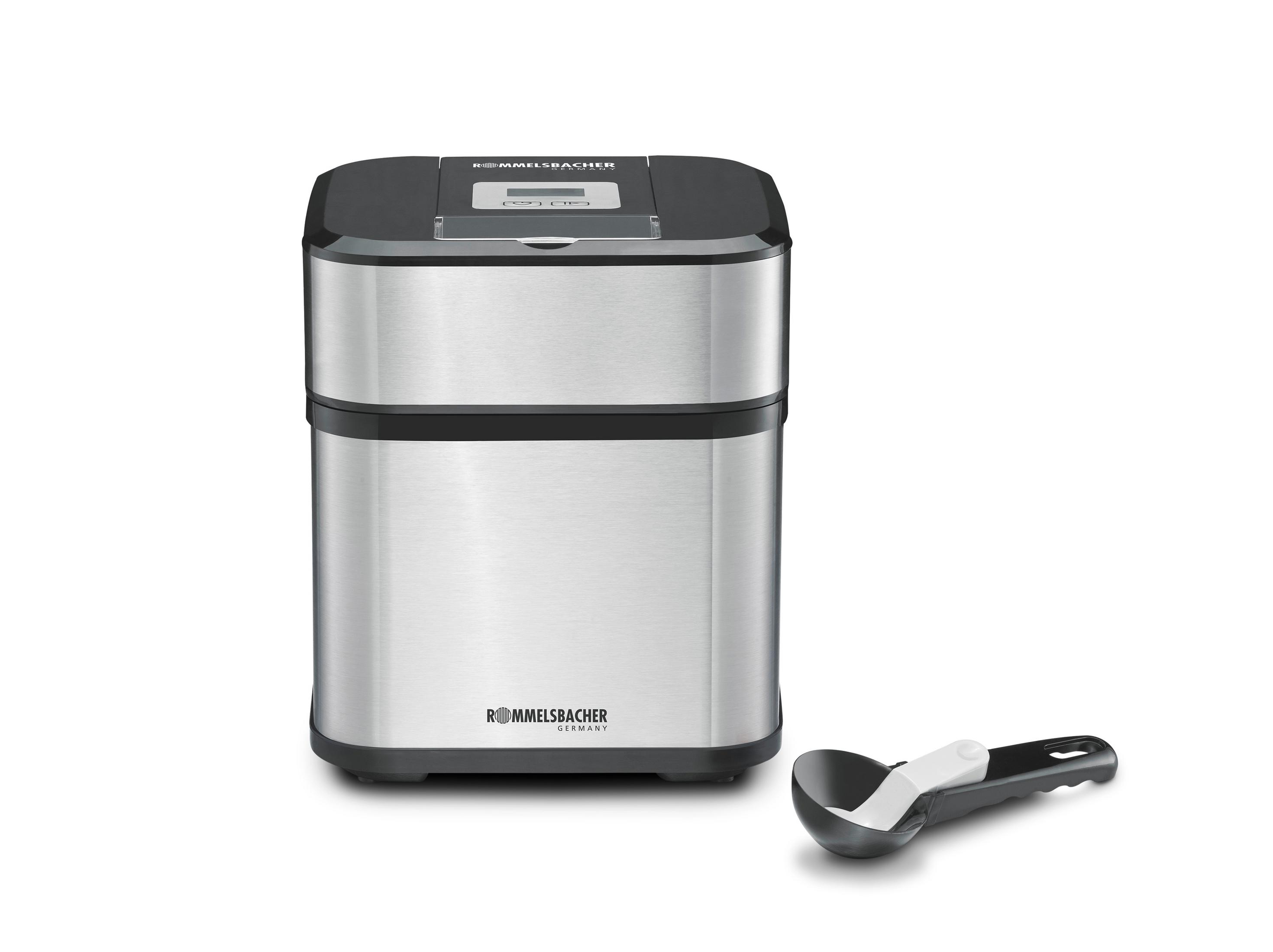 Srebrno-czarna maszyna do lodów i łyżka na białym tle. Urządzenie ma czarną pokrywę.