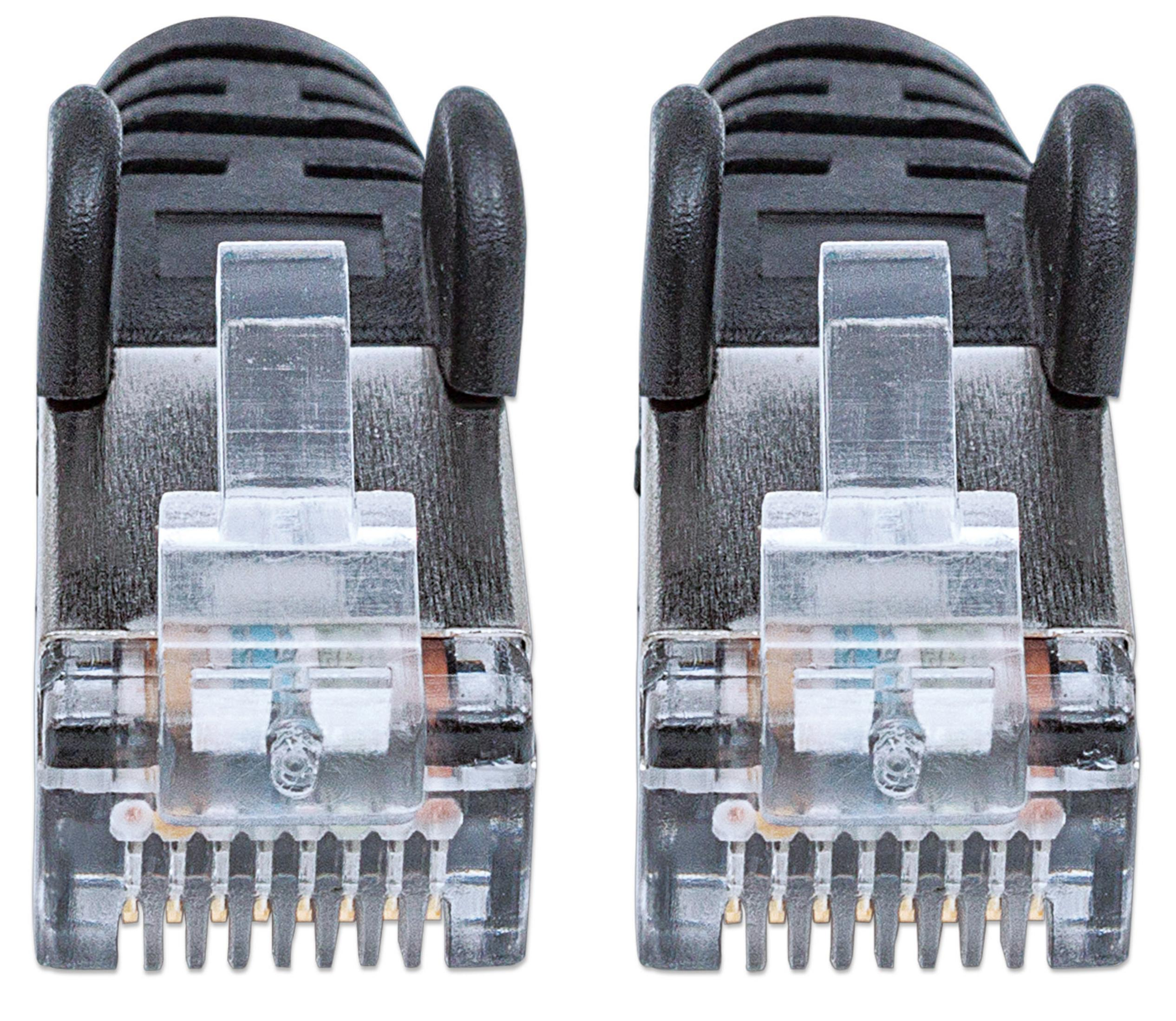 Gros plan sur deux connecteurs RJ45 noirs. Plastique transparent visible.