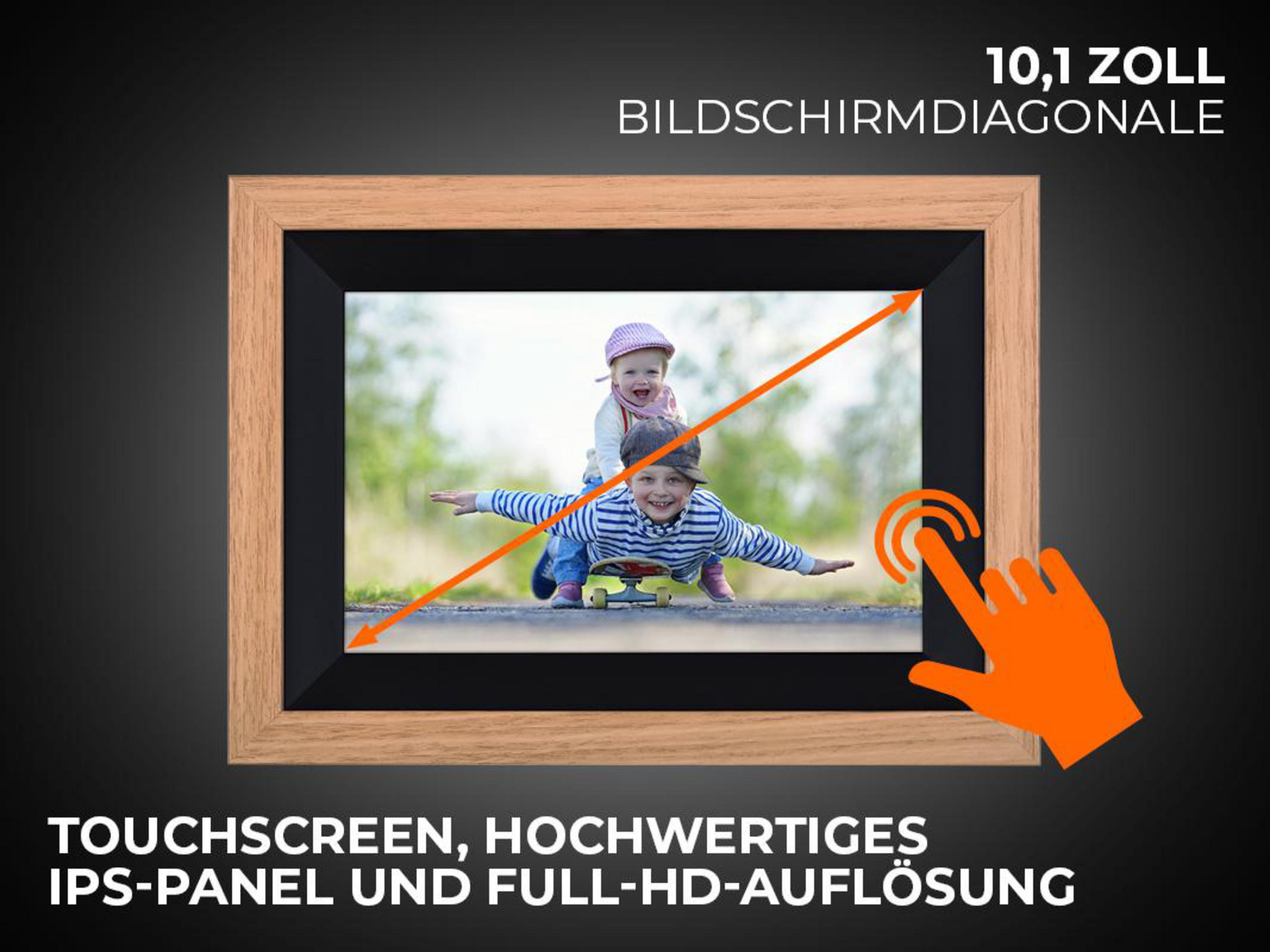 Digitaler Bilderrahmen mit Holzrahmen, der ein Foto von zwei Kindern zeigt. Oranges Hand-Symbol rechts.