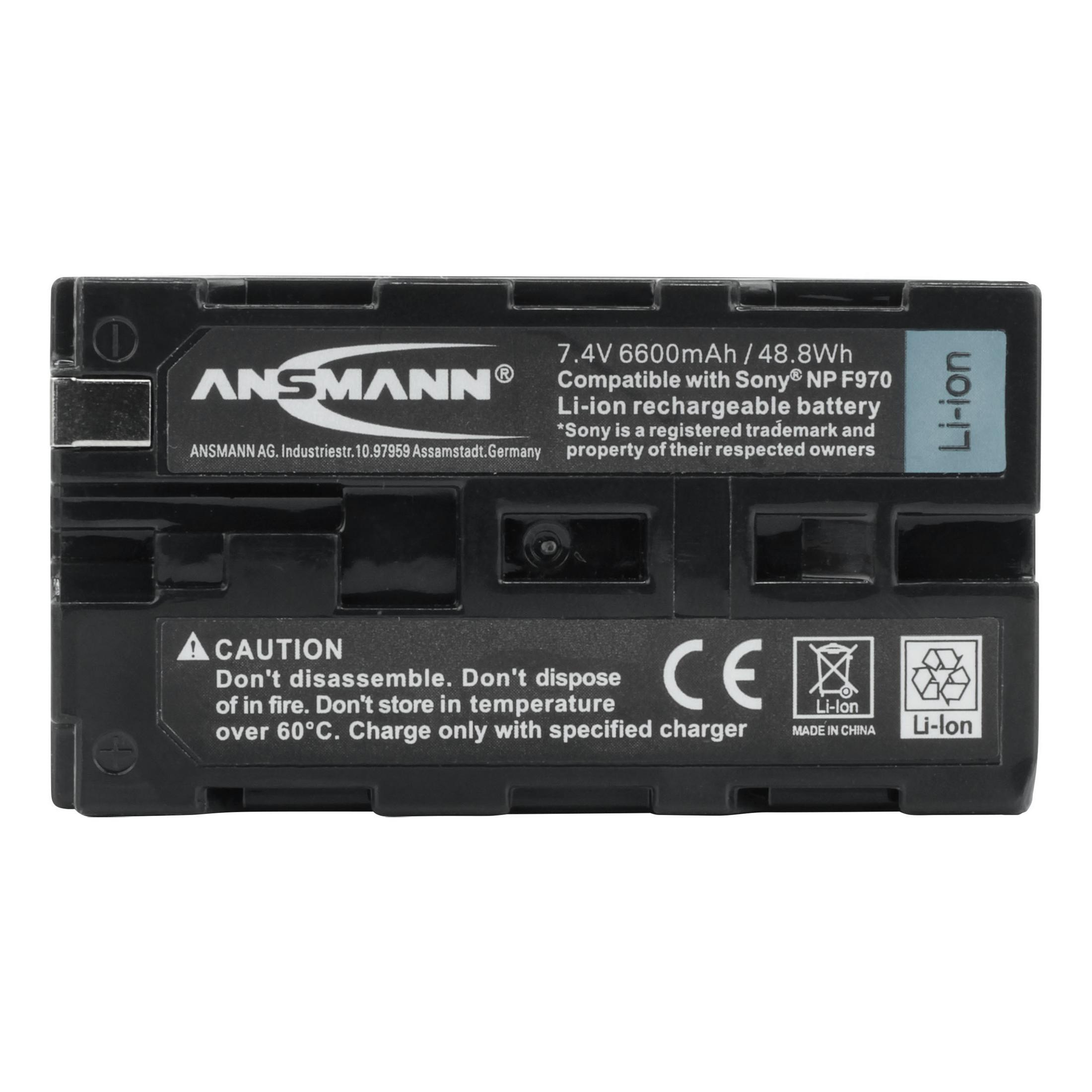 Un paquete de batería negro con la etiqueta 'ANSMANN' con advertencias y especificaciones.